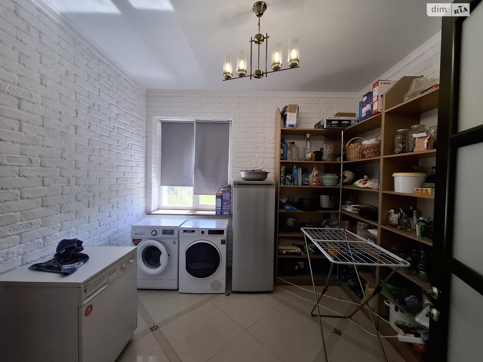 трехэтажный дом с гаражом, 248.2 кв. м, кирпич. Продажа в Виннице район Пирогово фото 1 трехэтажный дом с гаражом, 248.2 кв. м, кирпич. Продажа в Виннице район Пирогово фото 1