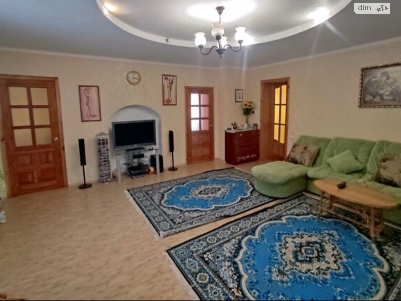 двухэтажный дом с гаражом, 264 кв. м, кирпич. Продажа в Виннице район Пятничаны фото 1 двухэтажный дом с гаражом, 264 кв. м, кирпич. Продажа в Виннице район Пятничаны фото 1