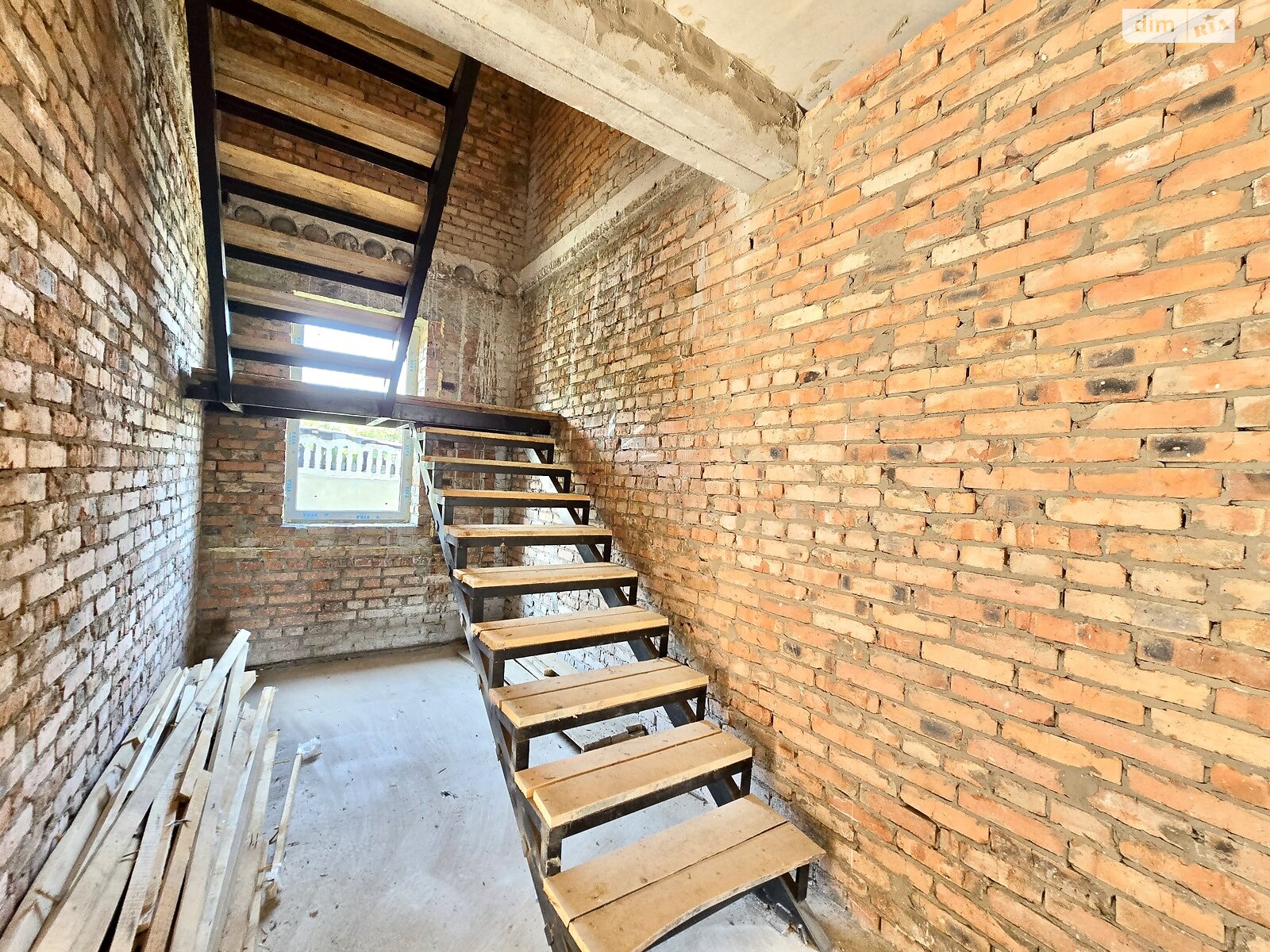 двухэтажный дом, 230 кв. м, кирпич. Продажа в Виннице район Пятничаны фото 1 двухэтажный дом, 230 кв. м, кирпич. Продажа в Виннице район Пятничаны фото 1