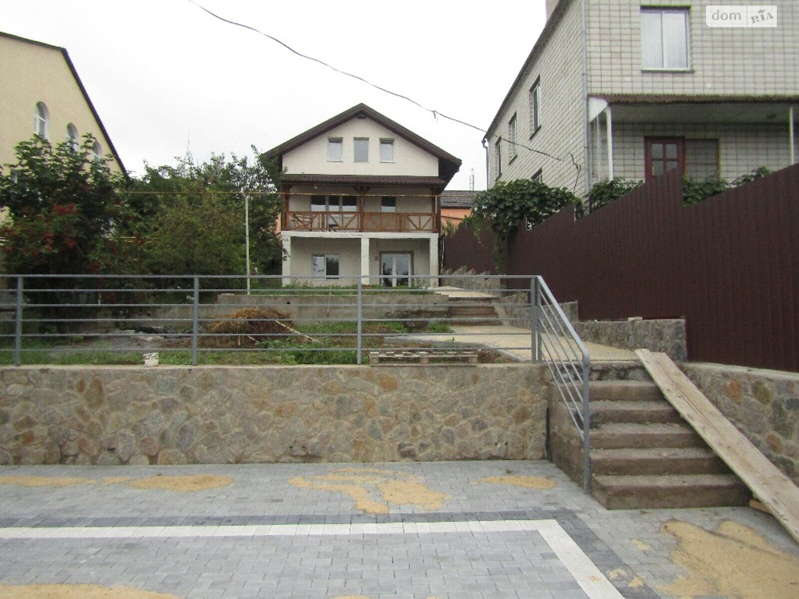 триповерховий будинок з опаленням, 210 кв. м, цегла. Продаж в Вінниці, район П’ятничани фото 1 триповерховий будинок з опаленням, 210 кв. м, цегла. Продаж в Вінниці, район П’ятничани фото 1
