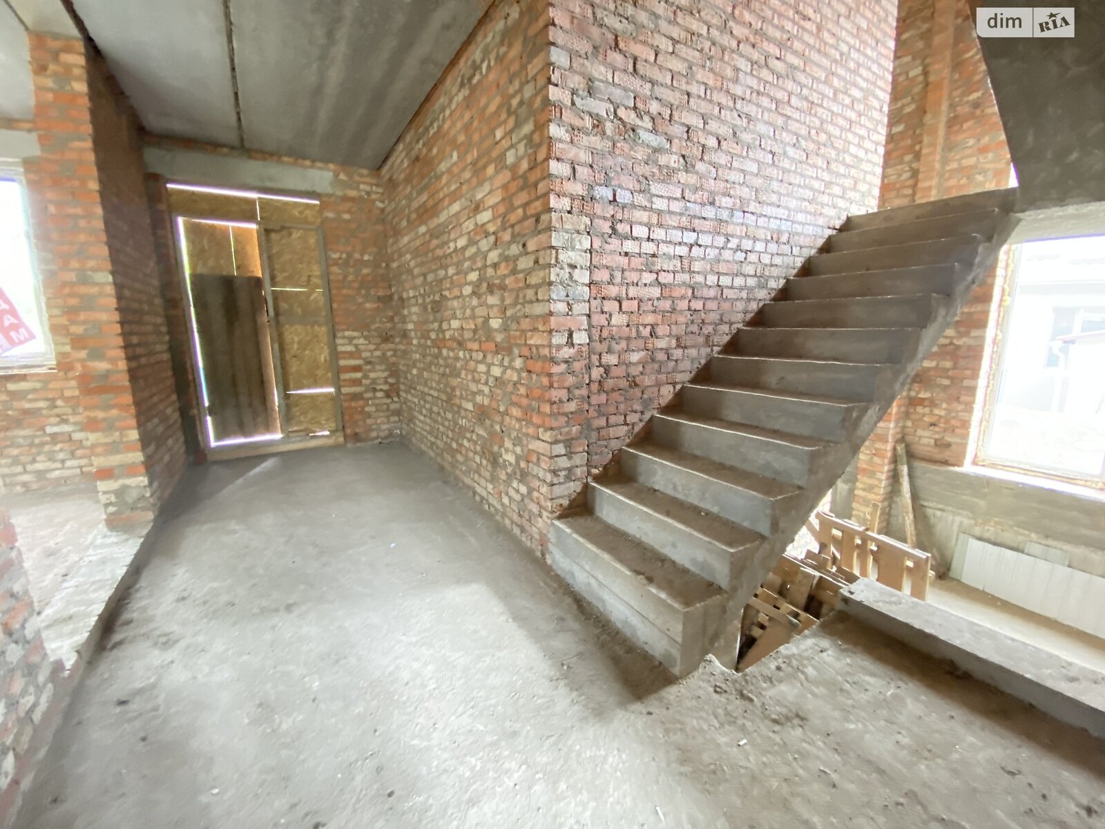 триповерховий будинок з гаражем, 185 кв. м, цегла. Продаж в Вінниці, район П’ятничани фото 1 триповерховий будинок з гаражем, 185 кв. м, цегла. Продаж в Вінниці, район П’ятничани фото 1