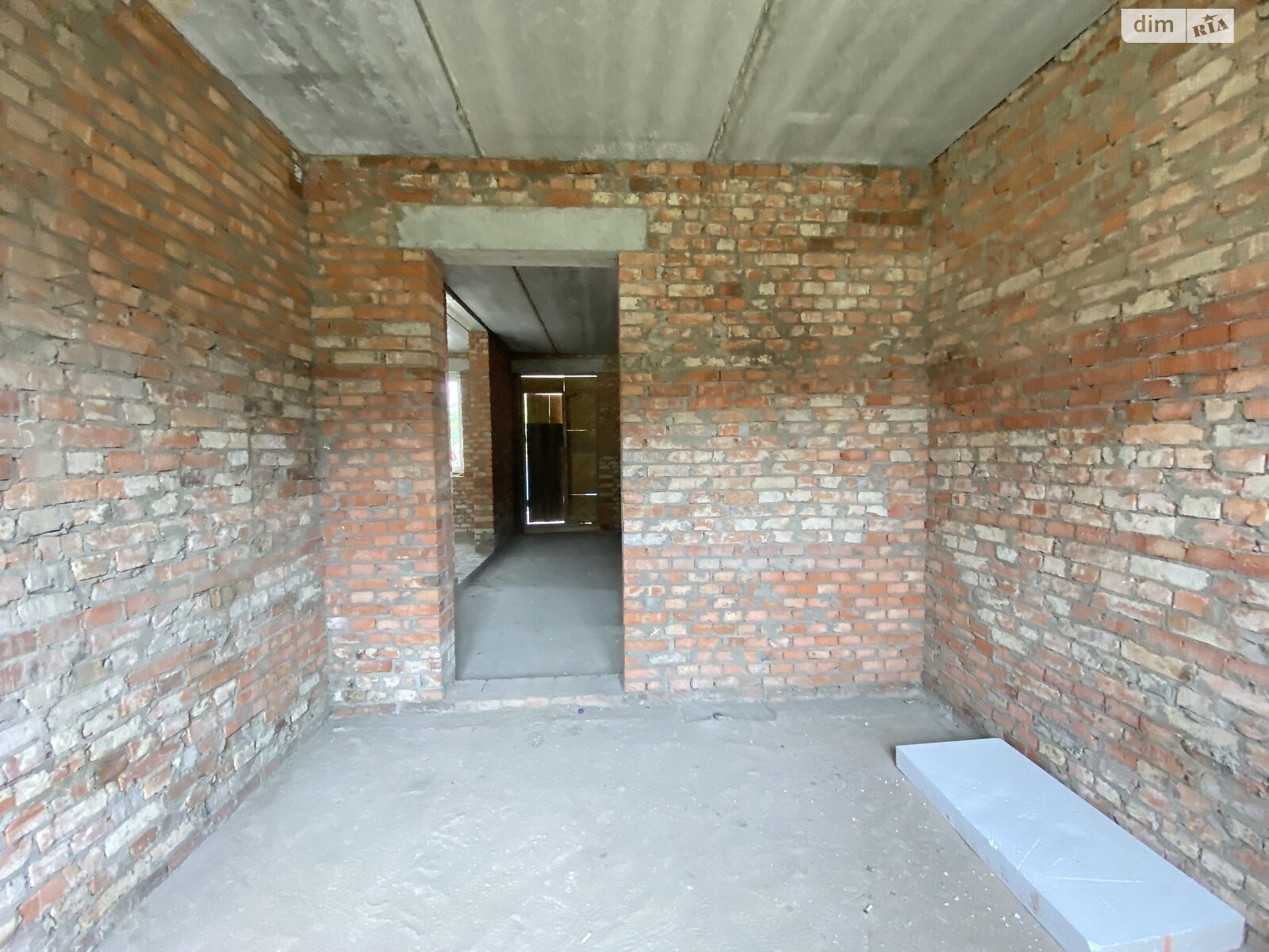 триповерховий будинок з гаражем, 185 кв. м, цегла. Продаж в Вінниці, район П’ятничани фото 1 триповерховий будинок з гаражем, 185 кв. м, цегла. Продаж в Вінниці, район П’ятничани фото 1