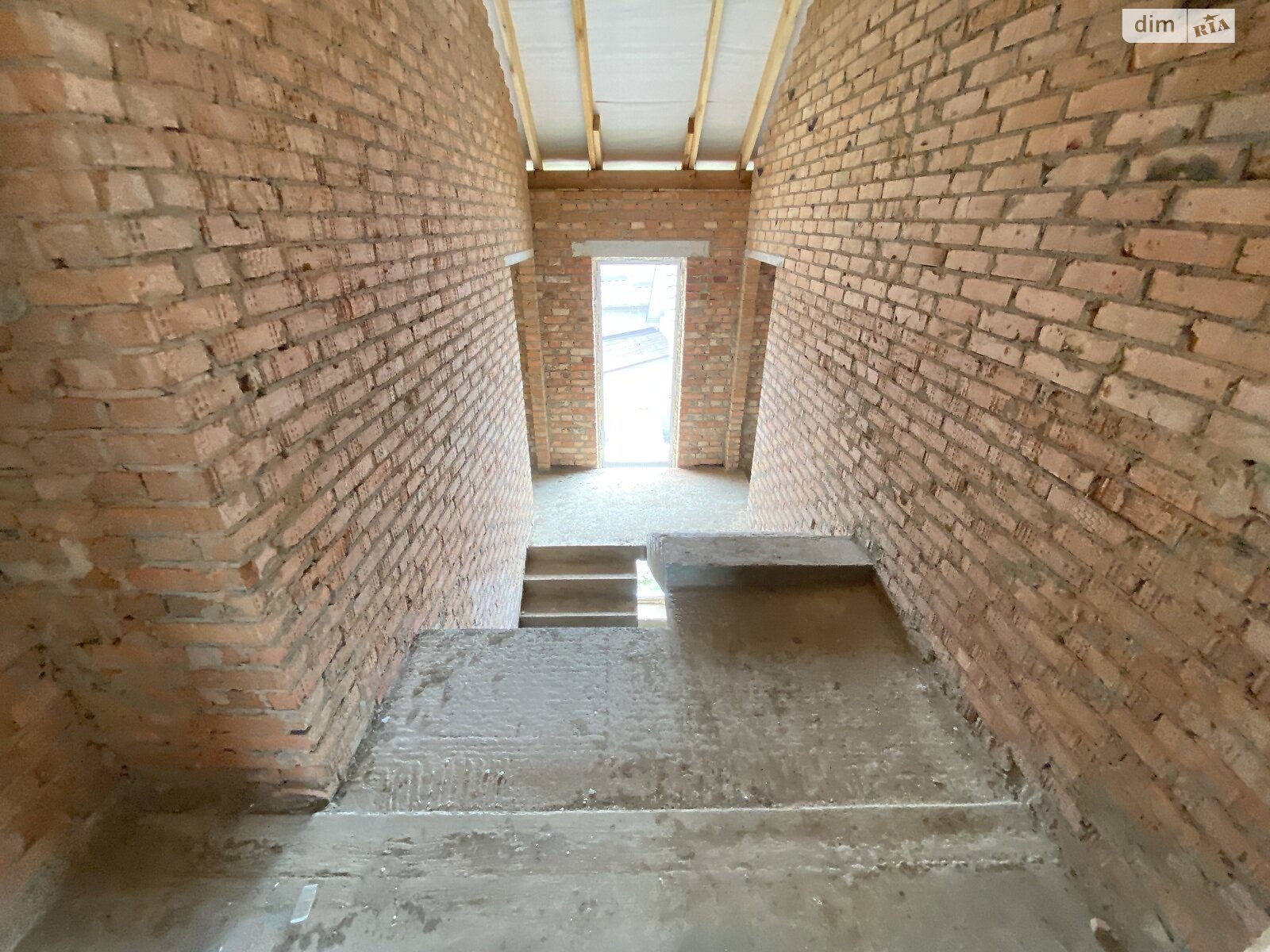 триповерховий будинок з гаражем, 185 кв. м, цегла. Продаж в Вінниці, район П’ятничани фото 1 триповерховий будинок з гаражем, 185 кв. м, цегла. Продаж в Вінниці, район П’ятничани фото 1