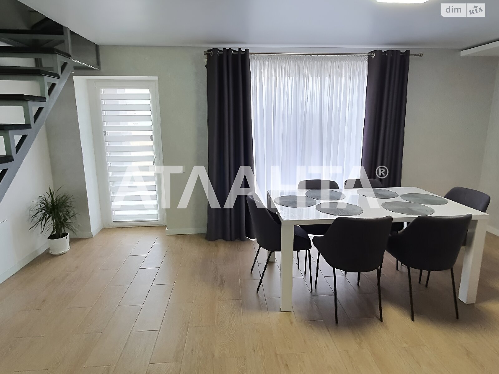 двухэтажный дом беседка, 340 кв. м, кирпич. Продажа в Виннице район Старый город фото 1 двухэтажный дом беседка, 340 кв. м, кирпич. Продажа в Виннице район Старый город фото 1