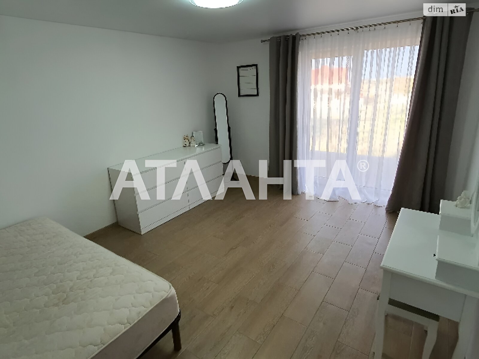 двухэтажный дом беседка, 340 кв. м, кирпич. Продажа в Виннице район Старый город фото 1 двухэтажный дом беседка, 340 кв. м, кирпич. Продажа в Виннице район Старый город фото 1