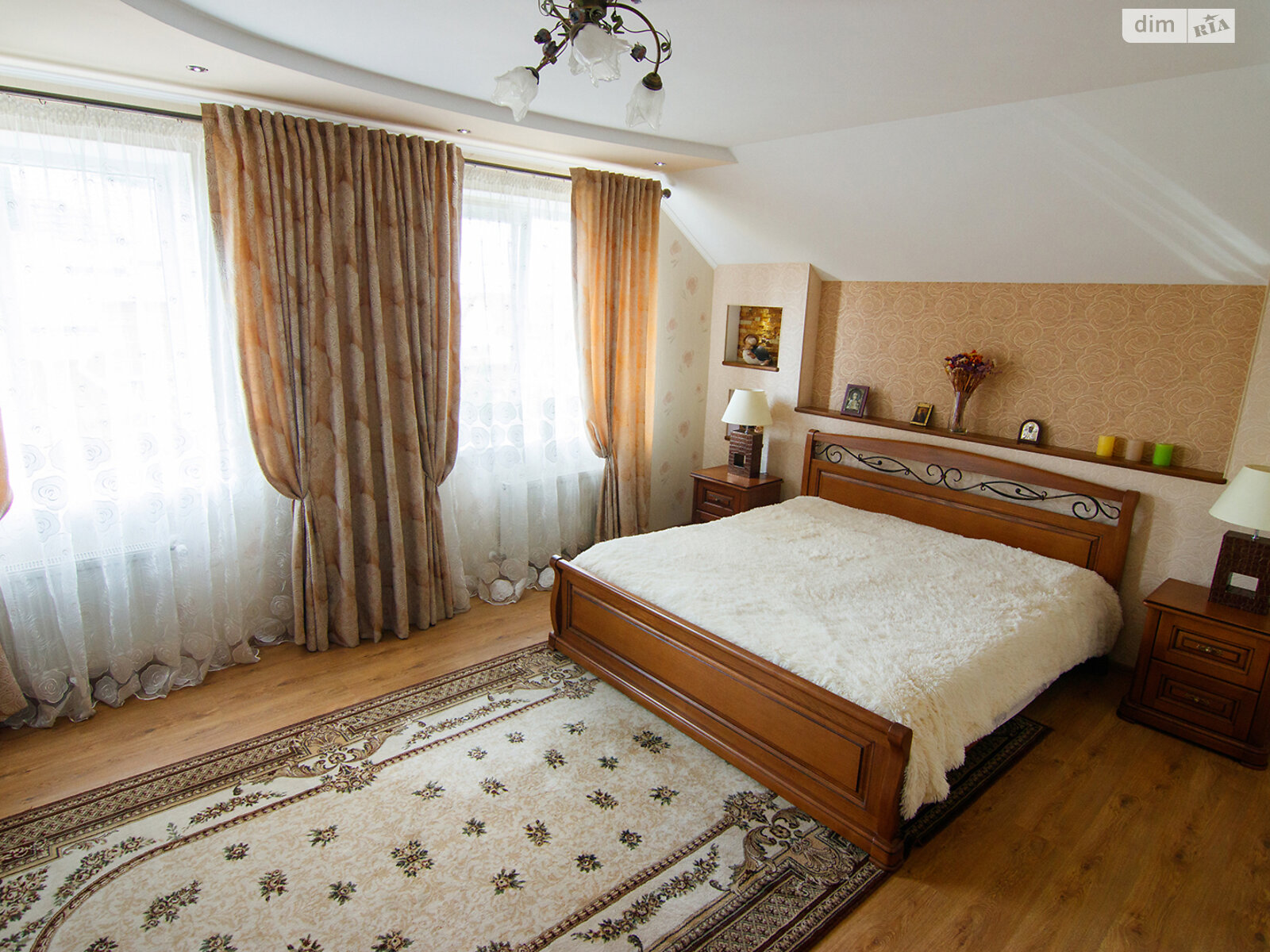 двухэтажный дом с балконом, 300 кв. м, кирпич. Продажа в Виннице район Старый город фото 1 двухэтажный дом с балконом, 300 кв. м, кирпич. Продажа в Виннице район Старый город фото 1