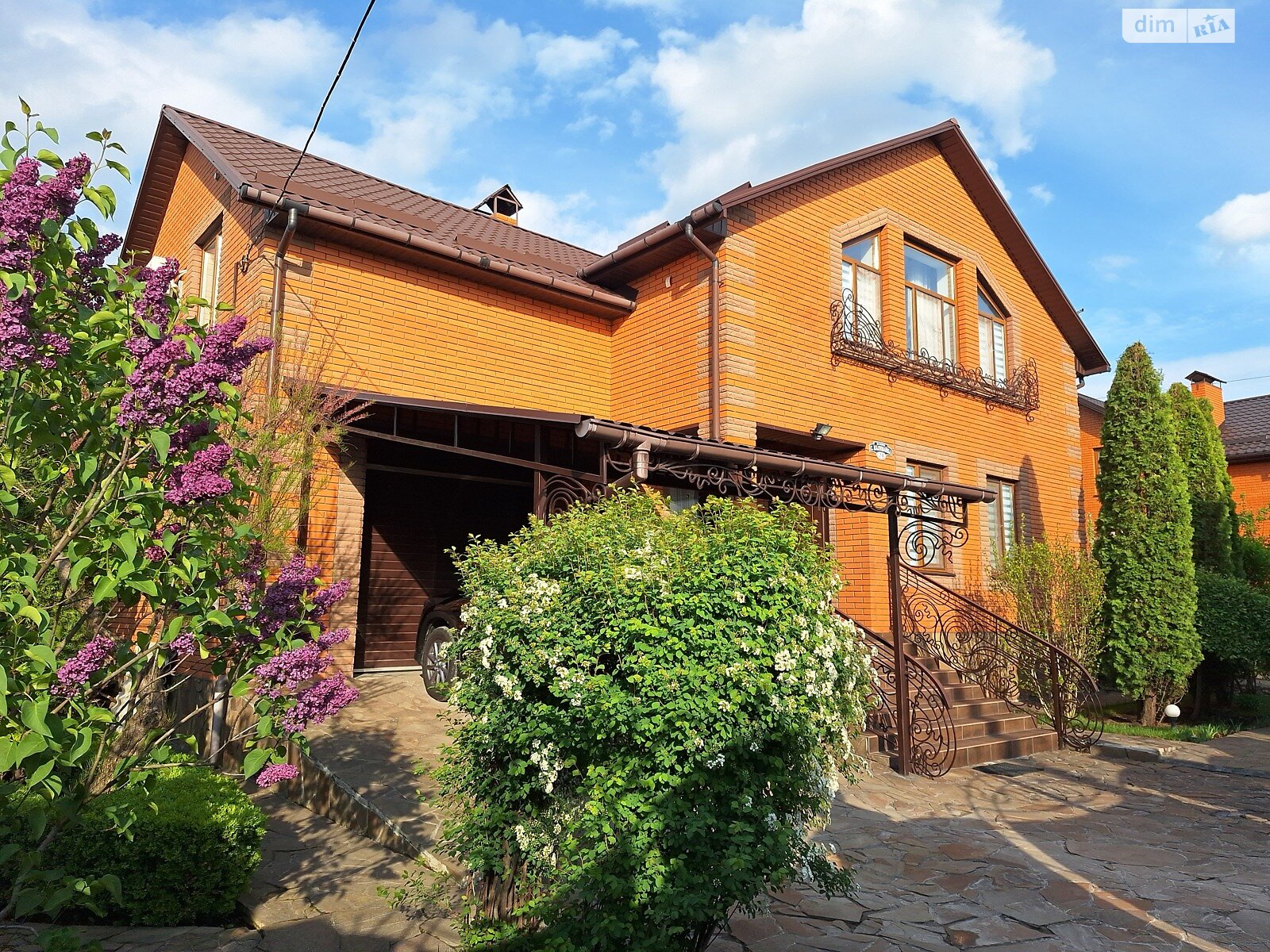 двухэтажный дом с балконом, 300 кв. м, кирпич. Продажа в Виннице район Старый город фото 1 двухэтажный дом с балконом, 300 кв. м, кирпич. Продажа в Виннице район Старый город фото 1