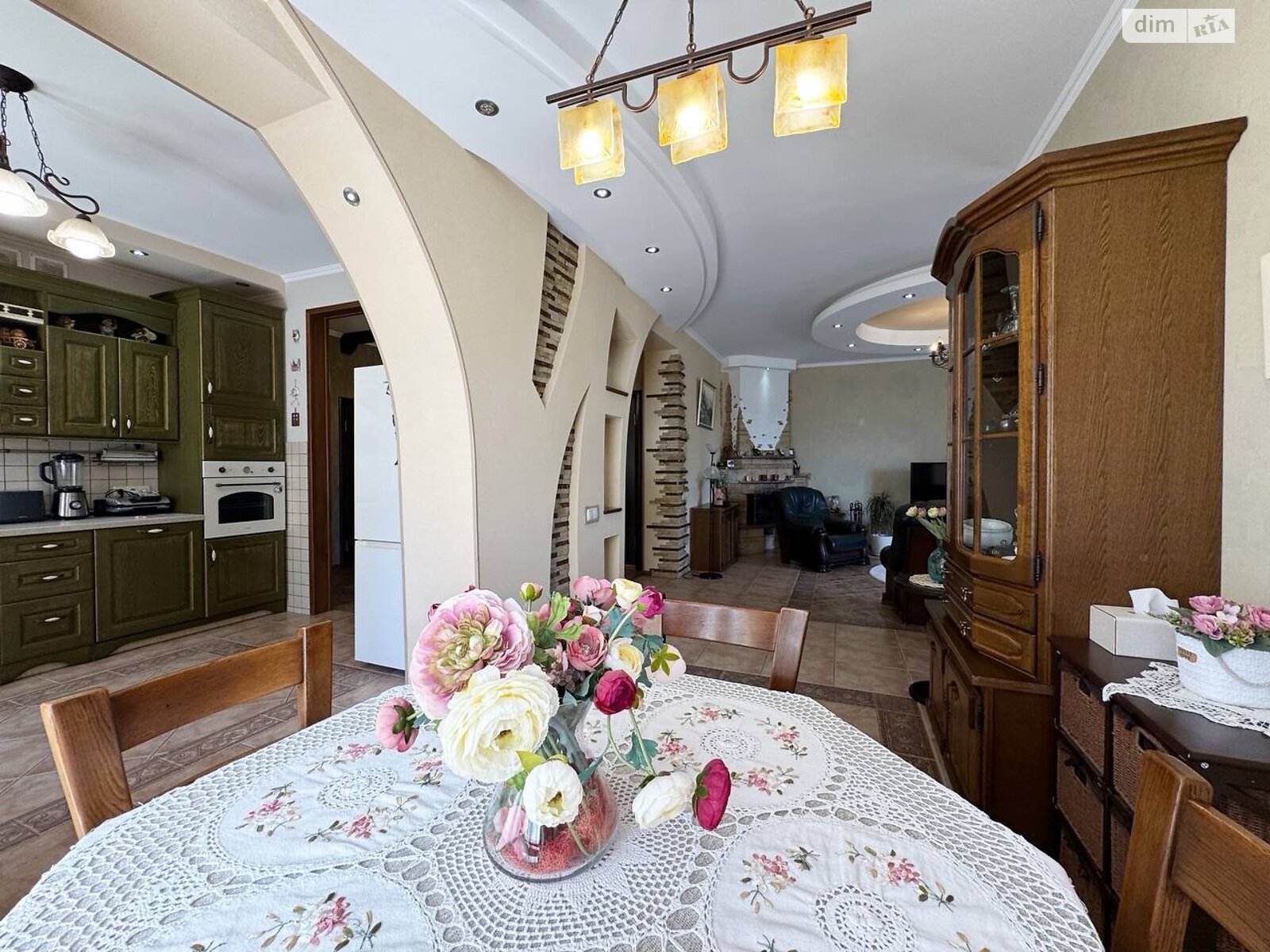 двухэтажный дом с балконом, 300 кв. м, кирпич. Продажа в Виннице район Старый город фото 1 двухэтажный дом с балконом, 300 кв. м, кирпич. Продажа в Виннице район Старый город фото 1