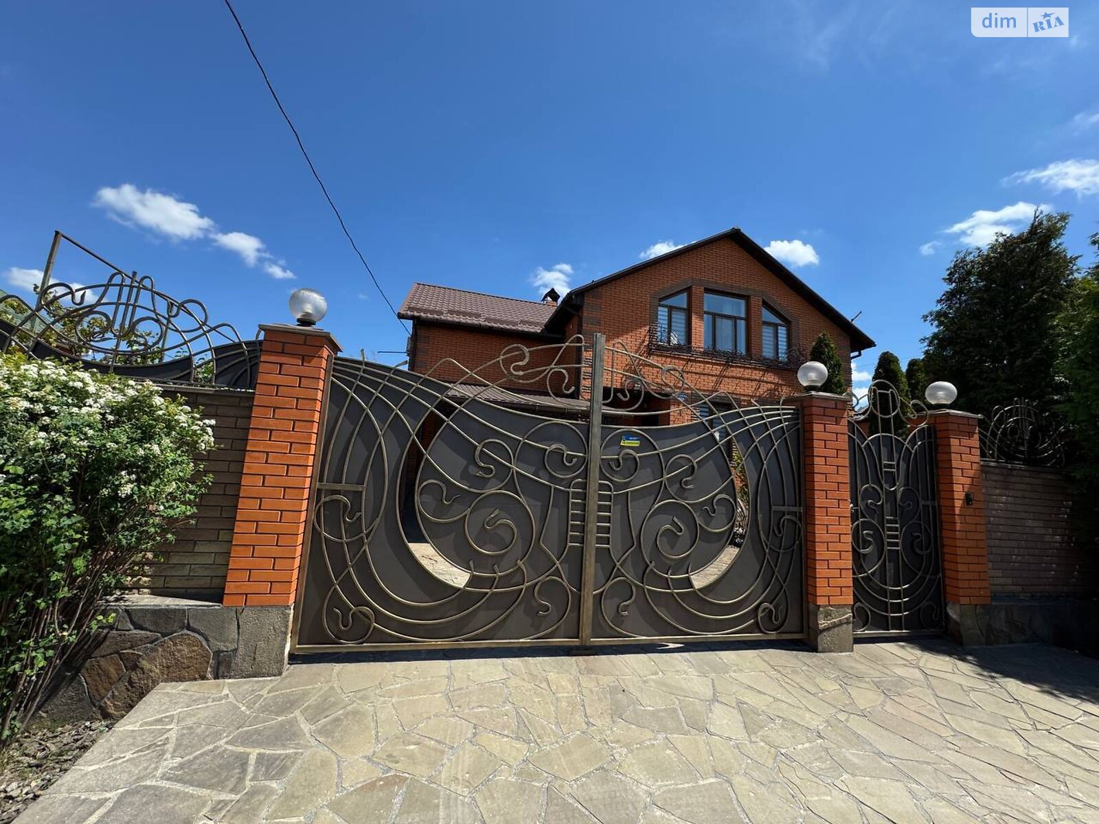 двухэтажный дом с балконом, 300 кв. м, кирпич. Продажа в Виннице район Старый город фото 1 двухэтажный дом с балконом, 300 кв. м, кирпич. Продажа в Виннице район Старый город фото 1