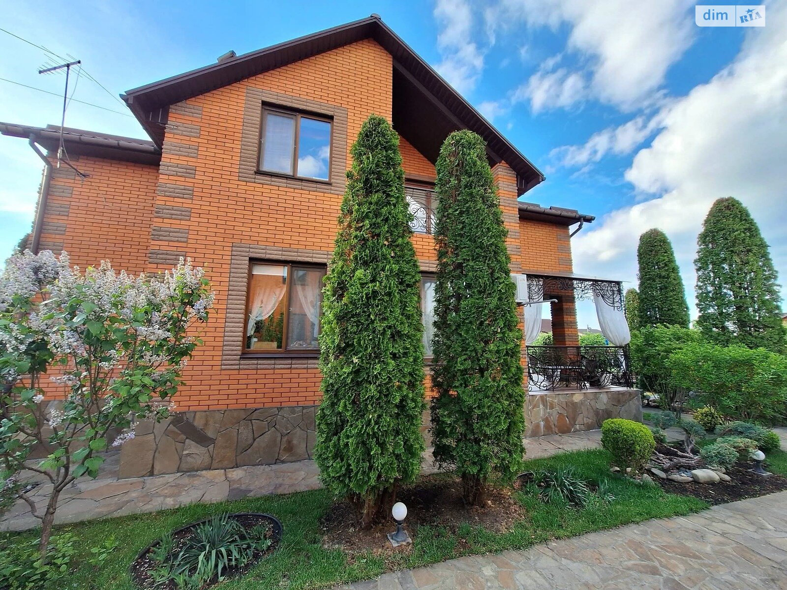 двухэтажный дом с балконом, 300 кв. м, кирпич. Продажа в Виннице район Старый город фото 1