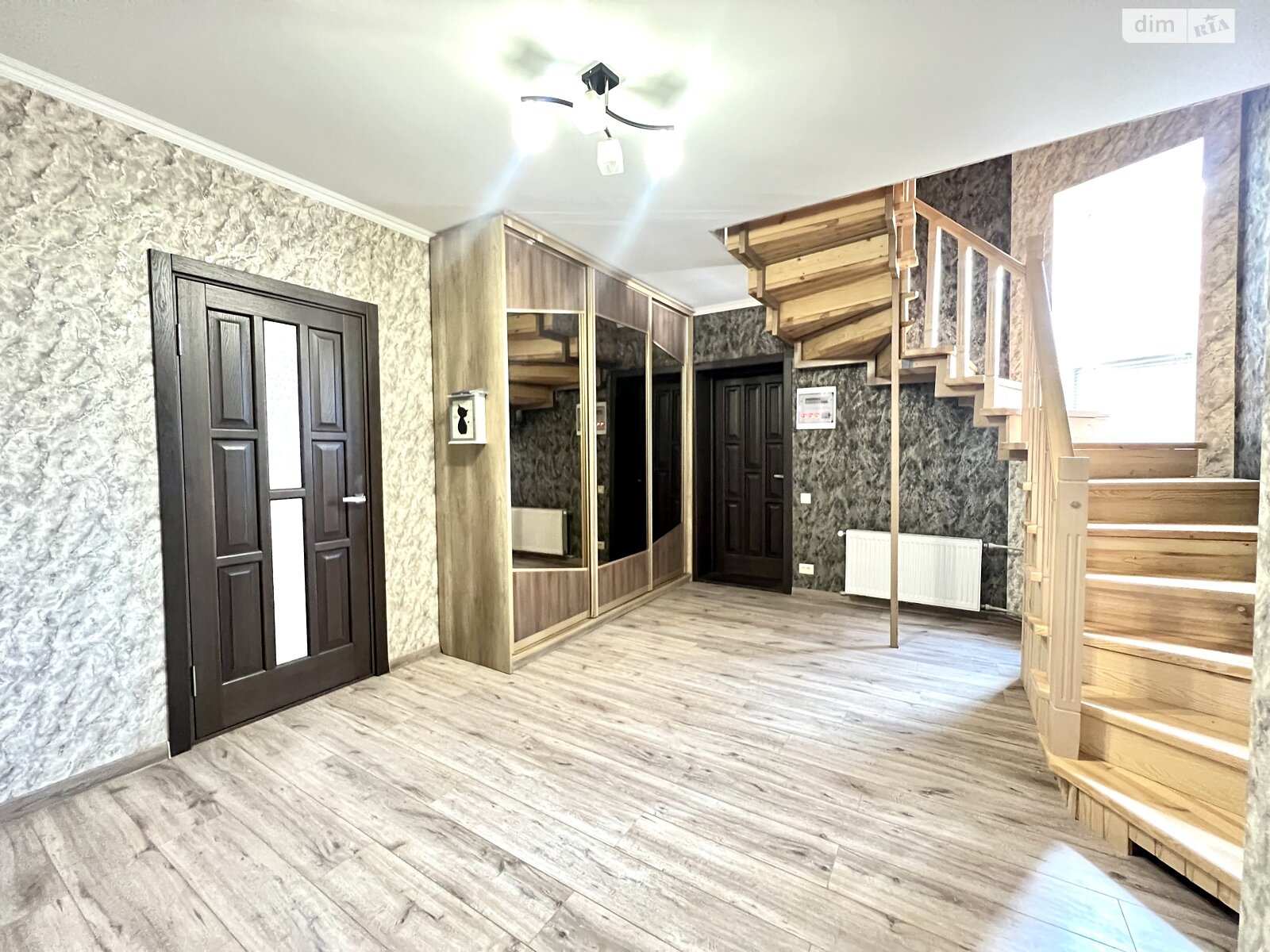 двоповерховий будинок з верандою, 144 кв. м, кирпич. Продаж в Вінниці, район Старе місто фото 1 двоповерховий будинок з верандою, 144 кв. м, кирпич. Продаж в Вінниці, район Старе місто фото 1