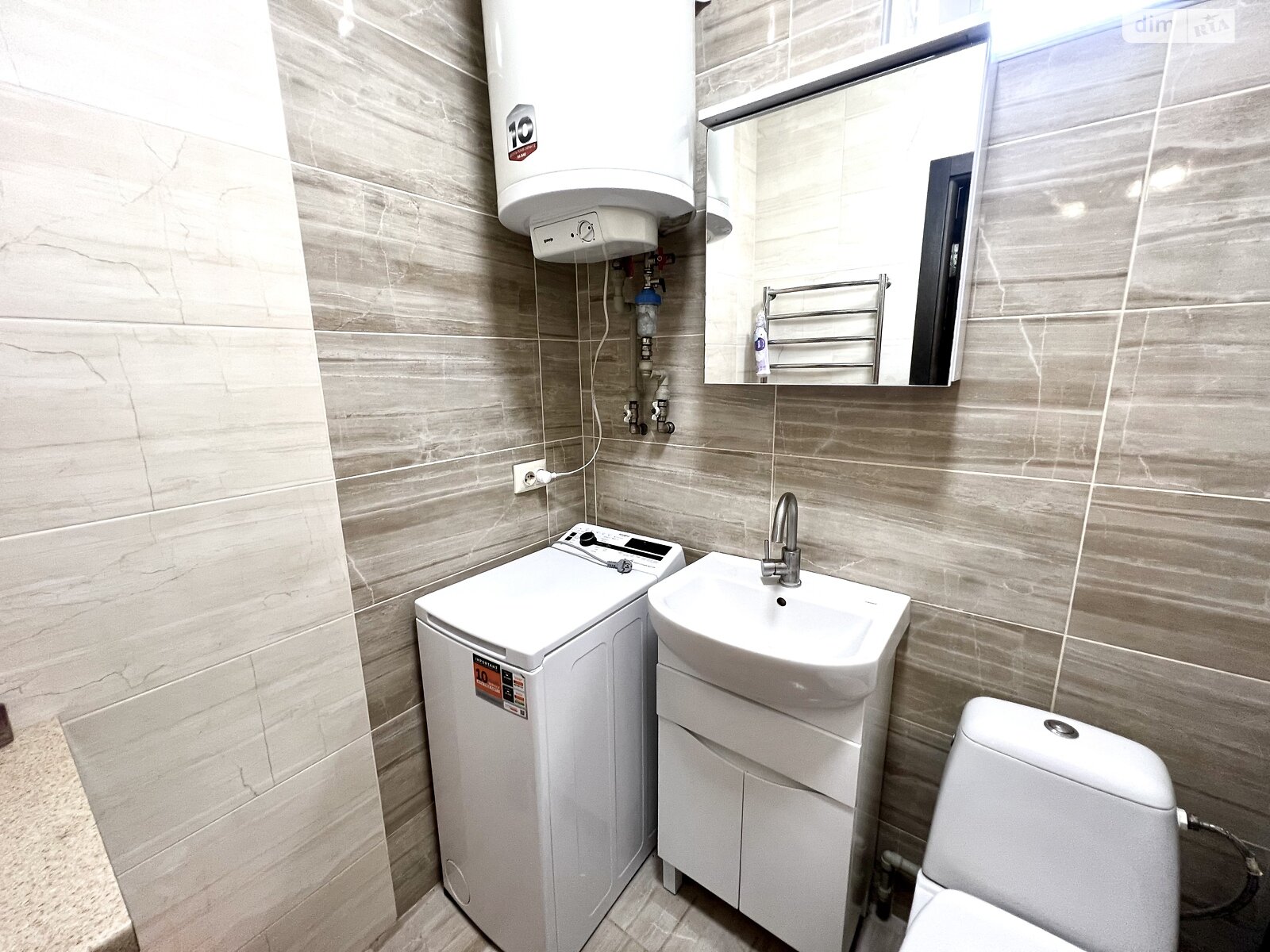 двоповерховий будинок з верандою, 144 кв. м, кирпич. Продаж в Вінниці, район Старе місто фото 1 двоповерховий будинок з верандою, 144 кв. м, кирпич. Продаж в Вінниці, район Старе місто фото 1
