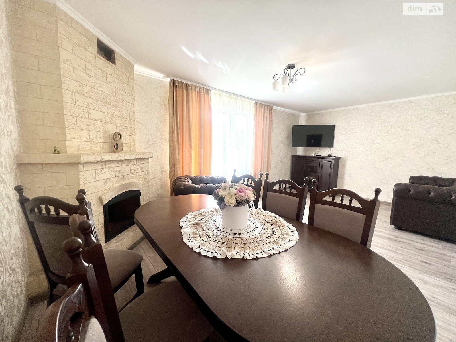 двоповерховий будинок з верандою, 144 кв. м, кирпич. Продаж в Вінниці, район Старе місто фото 1 двоповерховий будинок з верандою, 144 кв. м, кирпич. Продаж в Вінниці, район Старе місто фото 1