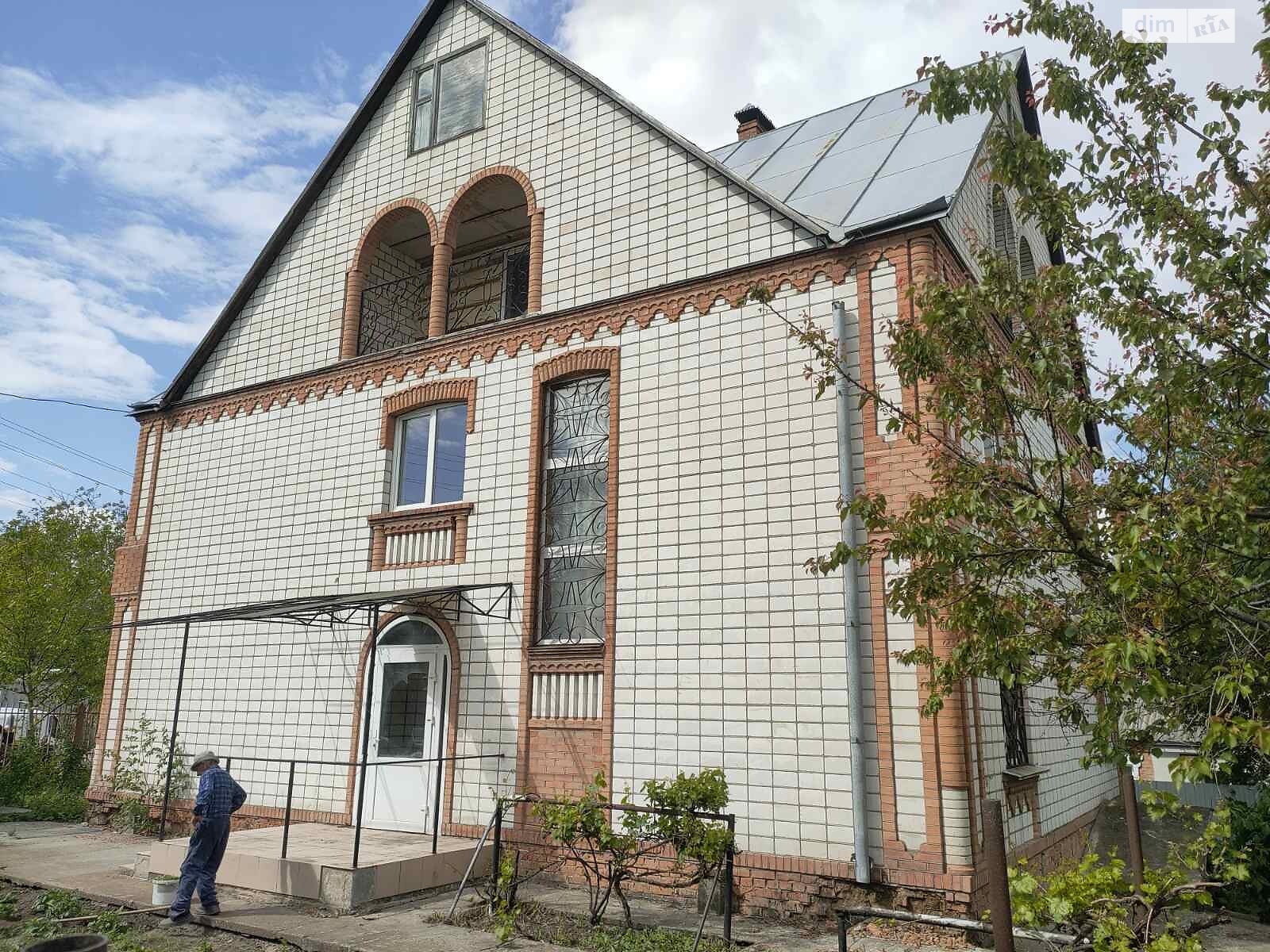 триповерховий будинок бесідка, 460 кв. м, цегла. Продаж в Вінниці, район Старе місто фото 1 триповерховий будинок бесідка, 460 кв. м, цегла. Продаж в Вінниці, район Старе місто фото 1