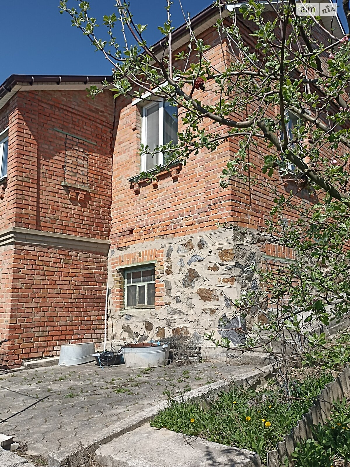 одноэтажный дом с гаражом, 95.6 кв. м, кирпич. Продажа в Виннице район Старый город фото 1 одноэтажный дом с гаражом, 95.6 кв. м, кирпич. Продажа в Виннице район Старый город фото 1