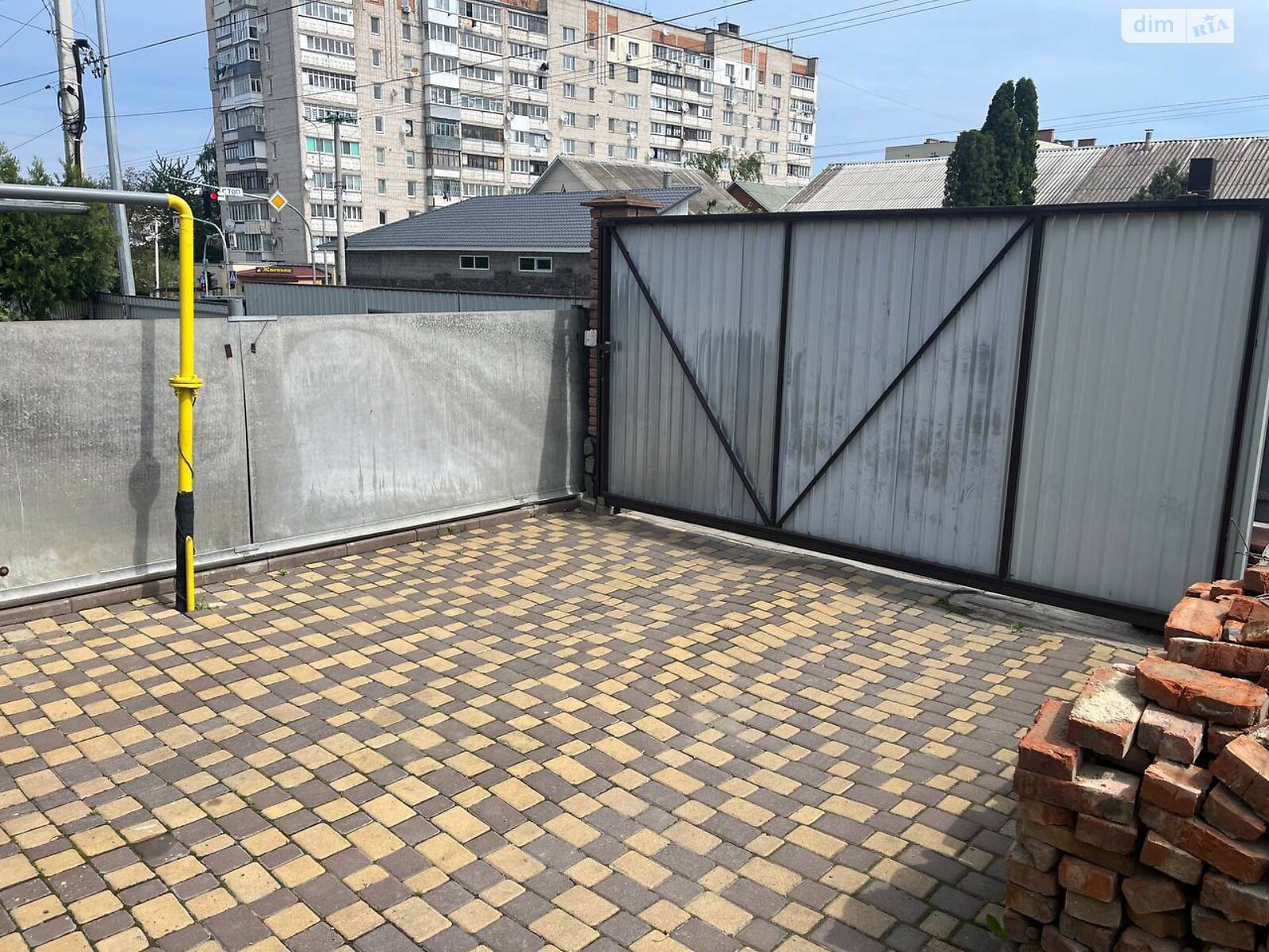 одноэтажный дом с гаражом, 95 кв. м, кирпич. Продажа в Виннице район Старый город фото 1 одноэтажный дом с гаражом, 95 кв. м, кирпич. Продажа в Виннице район Старый город фото 1