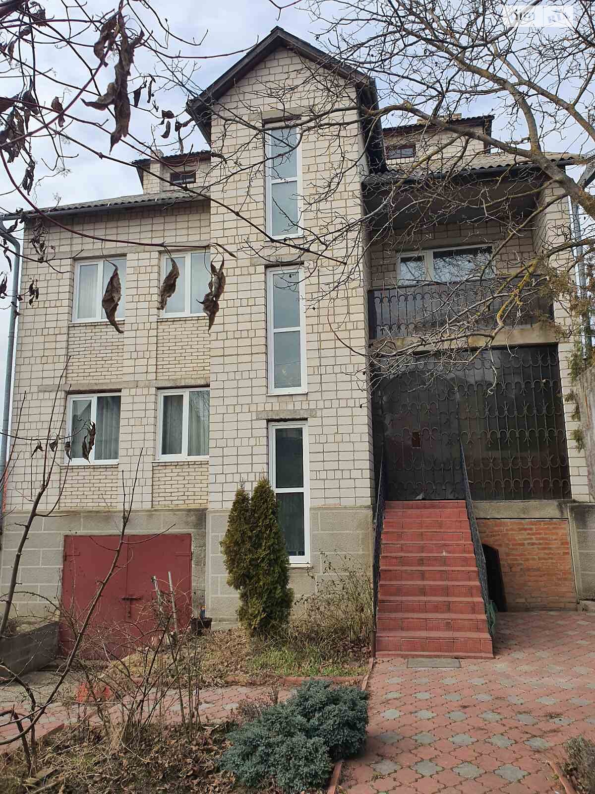 двухэтажный дом с гаражом, 242 кв. м, кирпич. Продажа в Виннице район Старый город фото 1 двухэтажный дом с гаражом, 242 кв. м, кирпич. Продажа в Виннице район Старый город фото 1