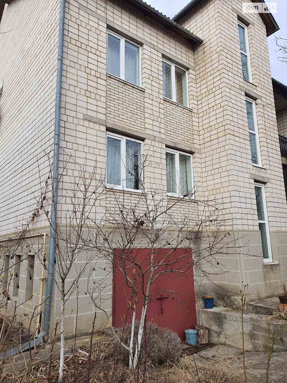 двухэтажный дом с гаражом, 242 кв. м, кирпич. Продажа в Виннице район Старый город фото 1 двухэтажный дом с гаражом, 242 кв. м, кирпич. Продажа в Виннице район Старый город фото 1