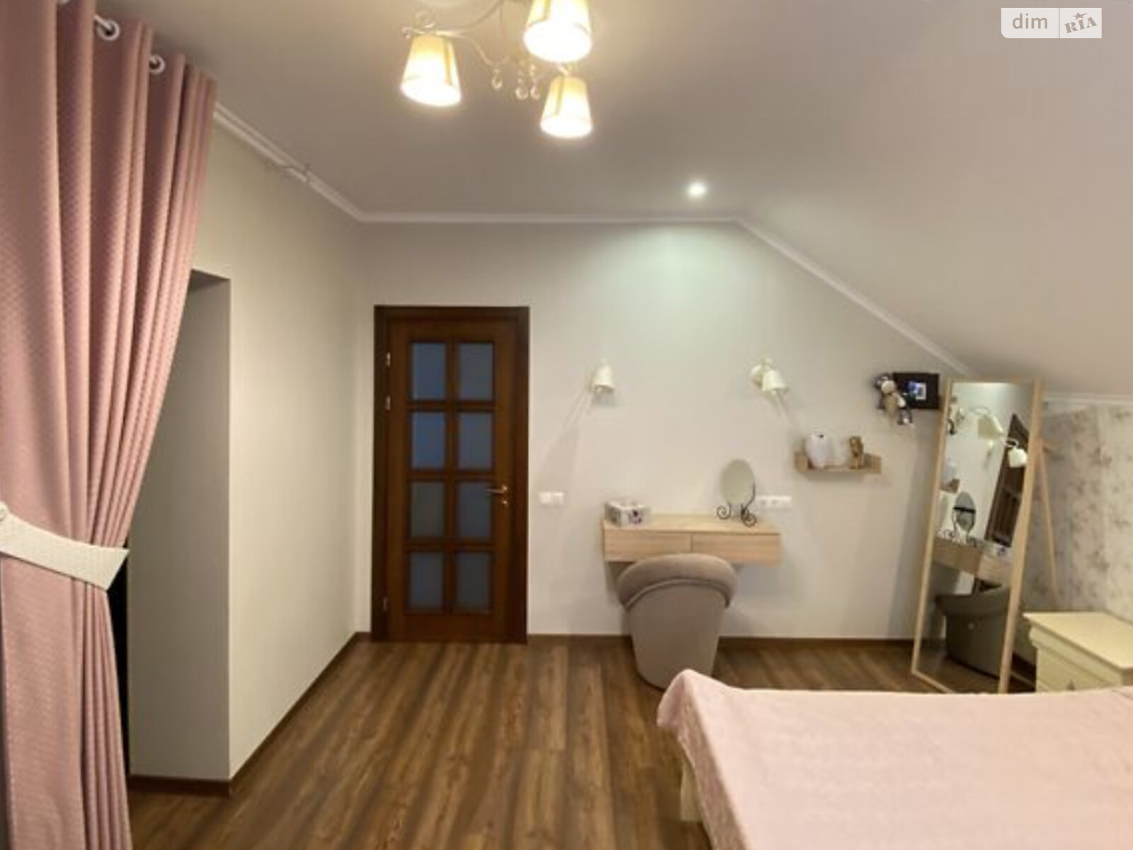 двоповерховий будинок з гаражем, 236 кв. м, цегла. Продаж в Вінниці, район Старе місто фото 1 двоповерховий будинок з гаражем, 236 кв. м, цегла. Продаж в Вінниці, район Старе місто фото 1