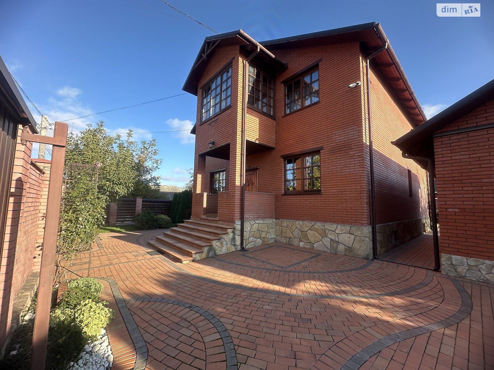 двухэтажный дом беседка, 260 кв. м, кирпич. Продажа в Виннице район Старый город фото 1 двухэтажный дом беседка, 260 кв. м, кирпич. Продажа в Виннице район Старый город фото 1