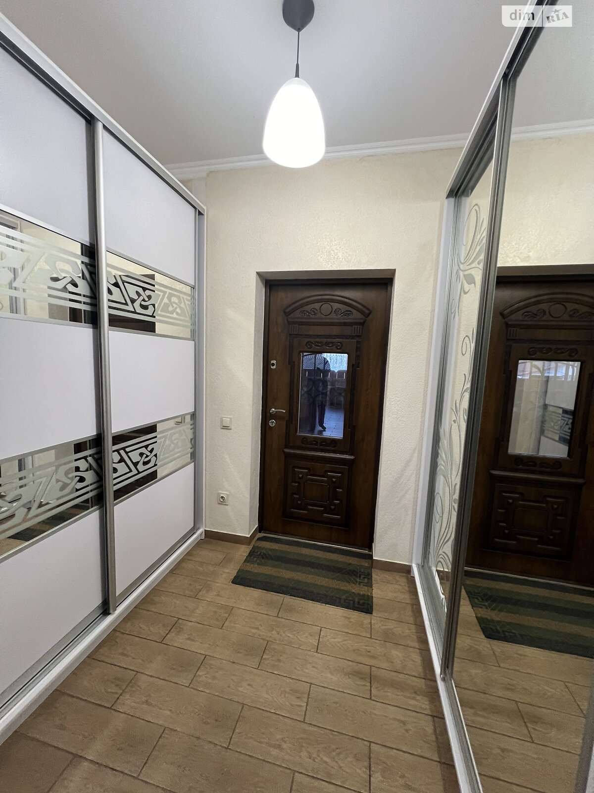 двухэтажный дом с балконом, 273 кв. м, кирпич. Продажа в Виннице район Старый город фото 1 двухэтажный дом с балконом, 273 кв. м, кирпич. Продажа в Виннице район Старый город фото 1