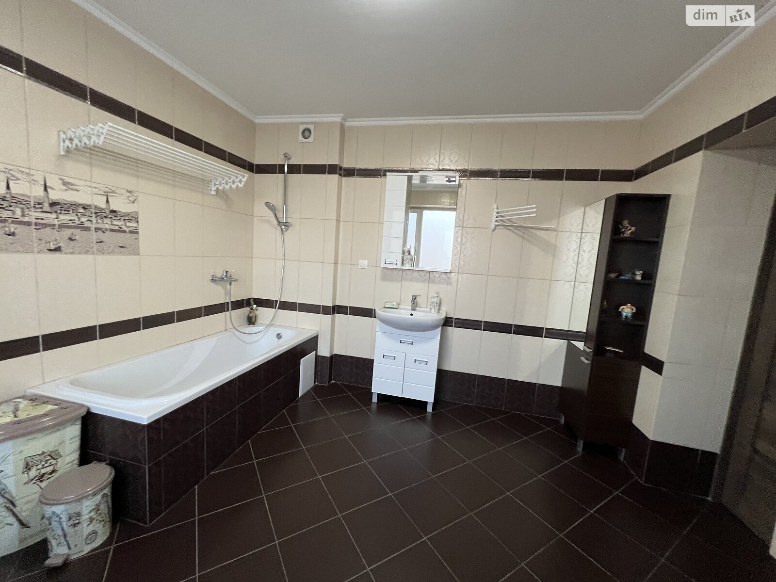 двухэтажный дом с балконом, 273 кв. м, кирпич. Продажа в Виннице район Старый город фото 1 двухэтажный дом с балконом, 273 кв. м, кирпич. Продажа в Виннице район Старый город фото 1