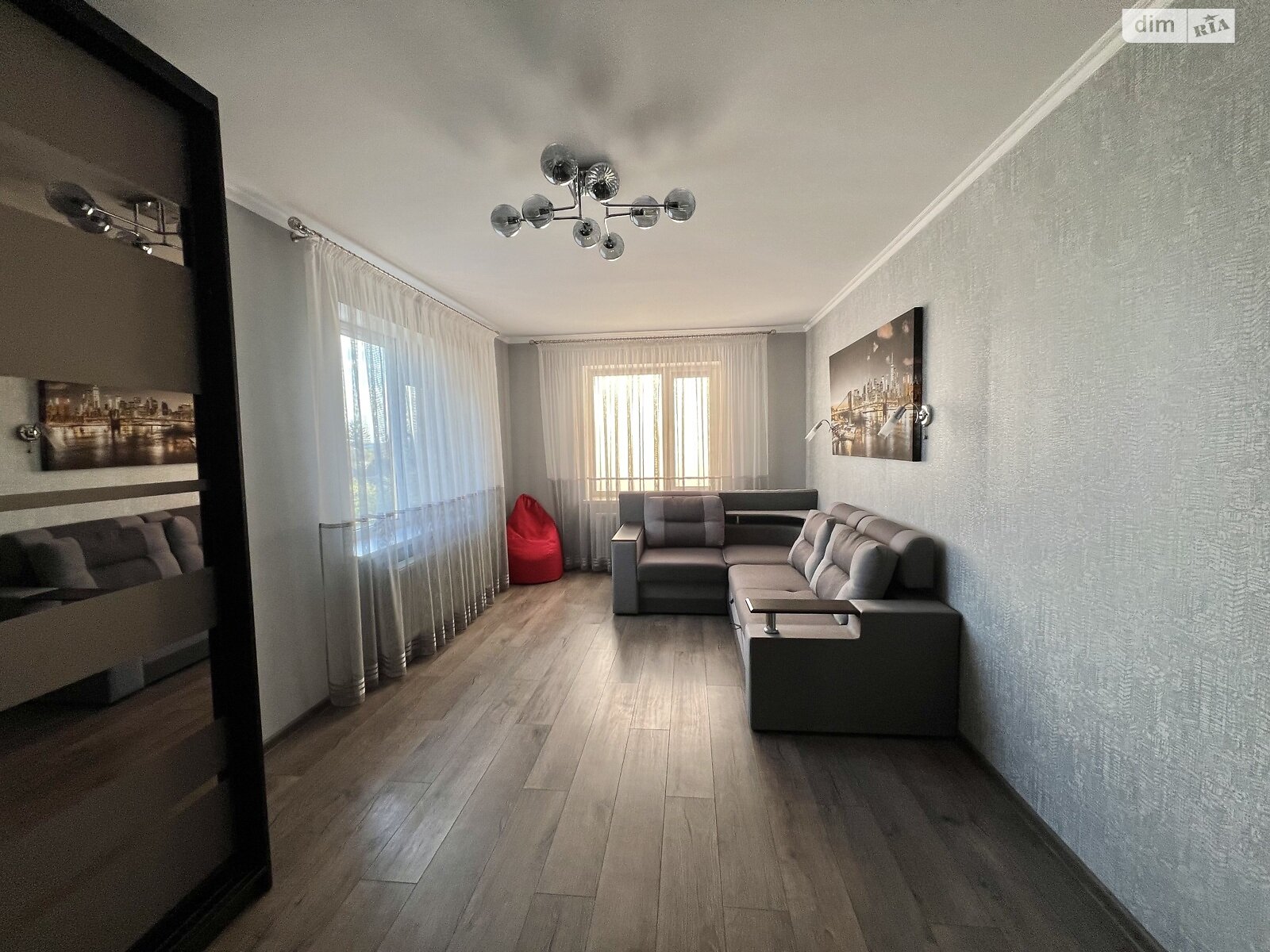 двухэтажный дом с балконом, 273 кв. м, кирпич. Продажа в Виннице район Старый город фото 1 двухэтажный дом с балконом, 273 кв. м, кирпич. Продажа в Виннице район Старый город фото 1