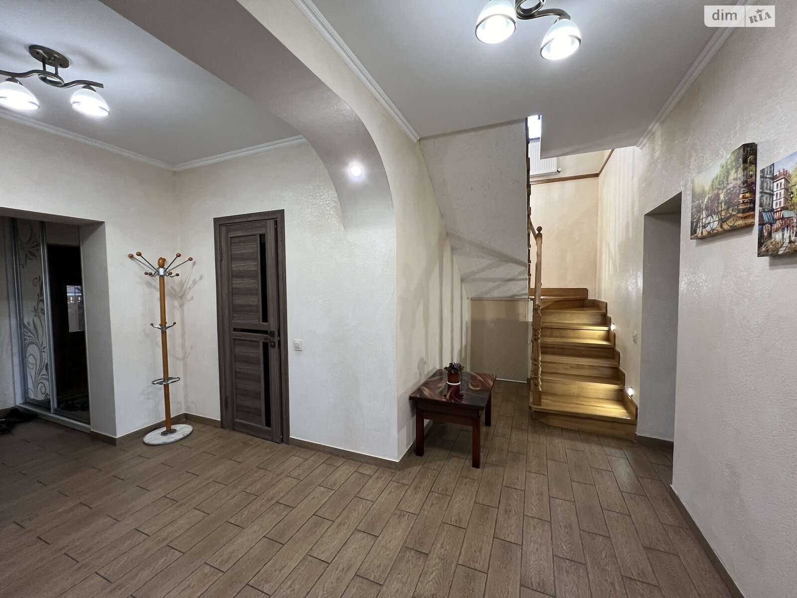 двухэтажный дом с балконом, 273 кв. м, кирпич. Продажа в Виннице район Старый город фото 1 двухэтажный дом с балконом, 273 кв. м, кирпич. Продажа в Виннице район Старый город фото 1