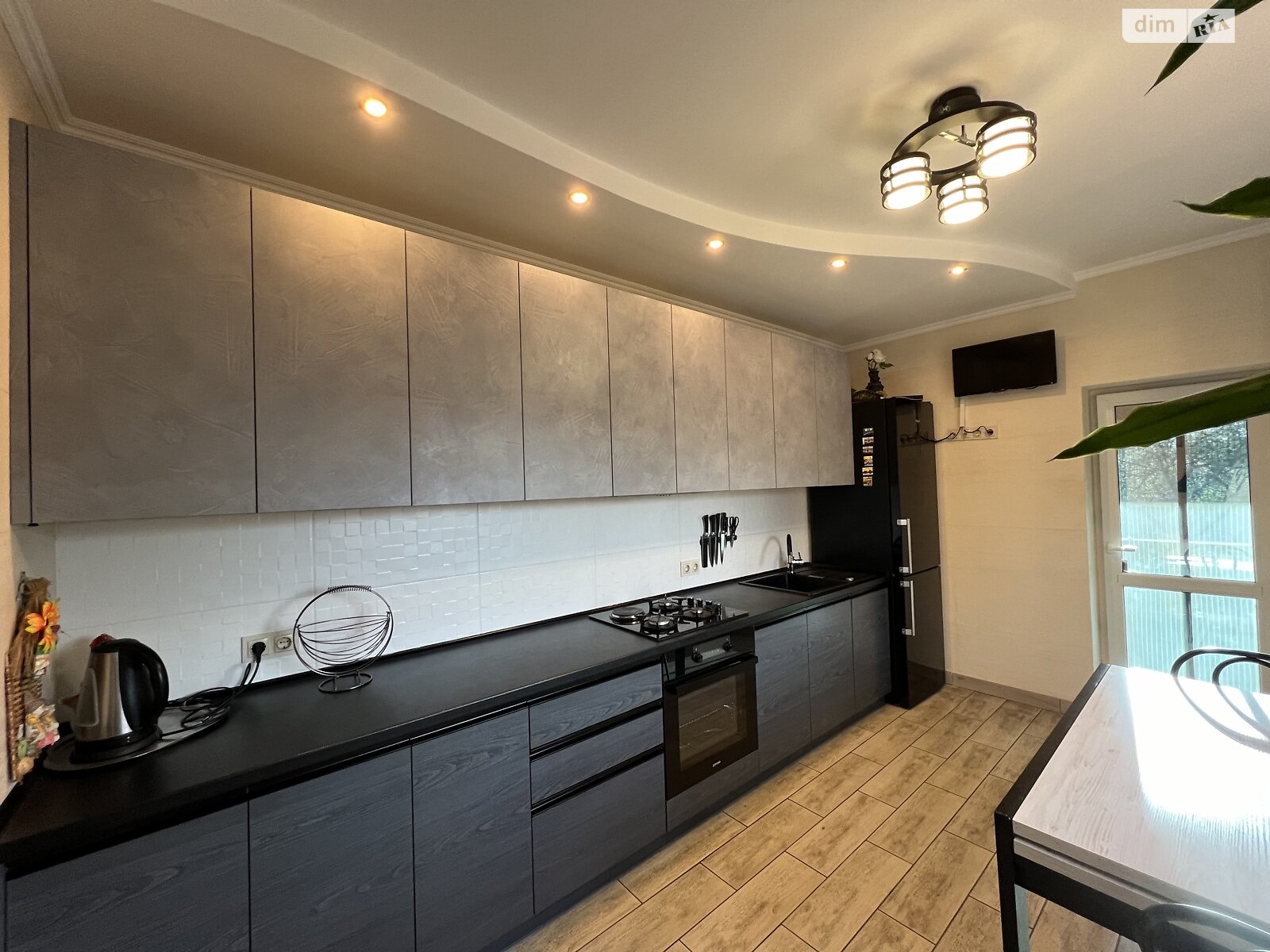 двухэтажный дом с балконом, 273 кв. м, кирпич. Продажа в Виннице район Старый город фото 1 двухэтажный дом с балконом, 273 кв. м, кирпич. Продажа в Виннице район Старый город фото 1