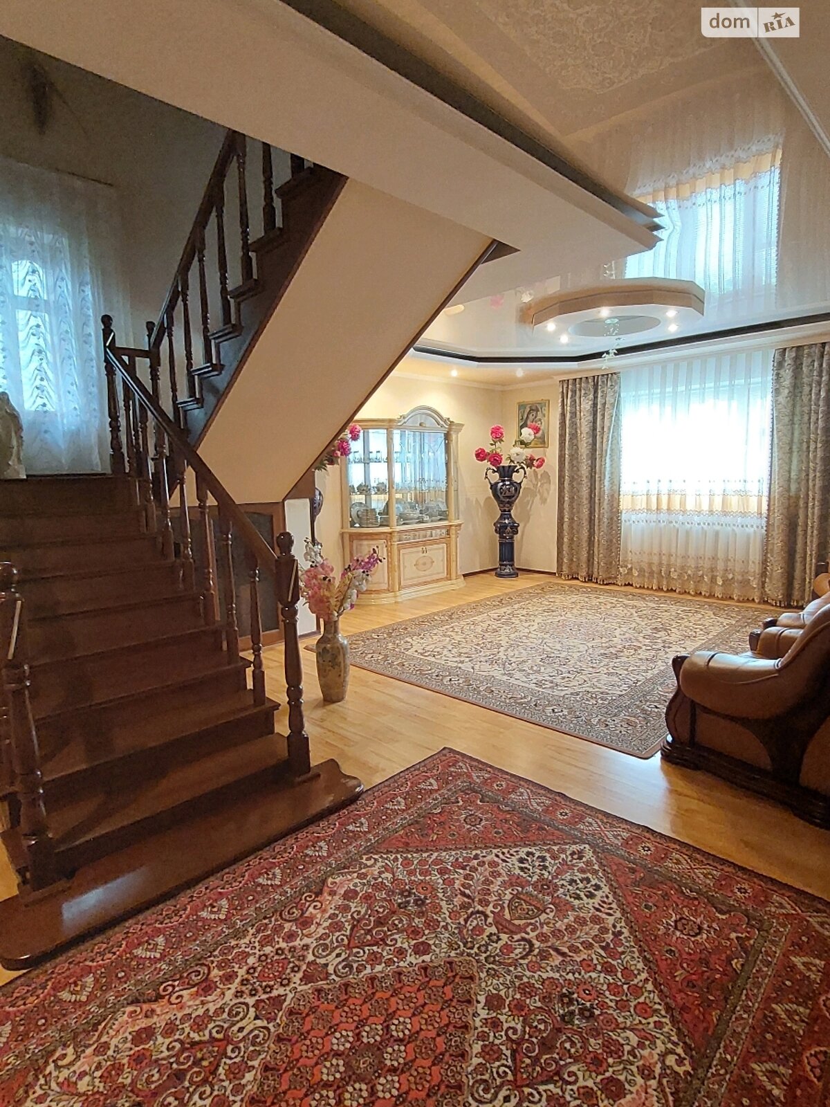 двухэтажный дом с верандой, 233.3 кв. м, кирпич. Продажа в Виннице район Старый город фото 1 двухэтажный дом с верандой, 233.3 кв. м, кирпич. Продажа в Виннице район Старый город фото 1