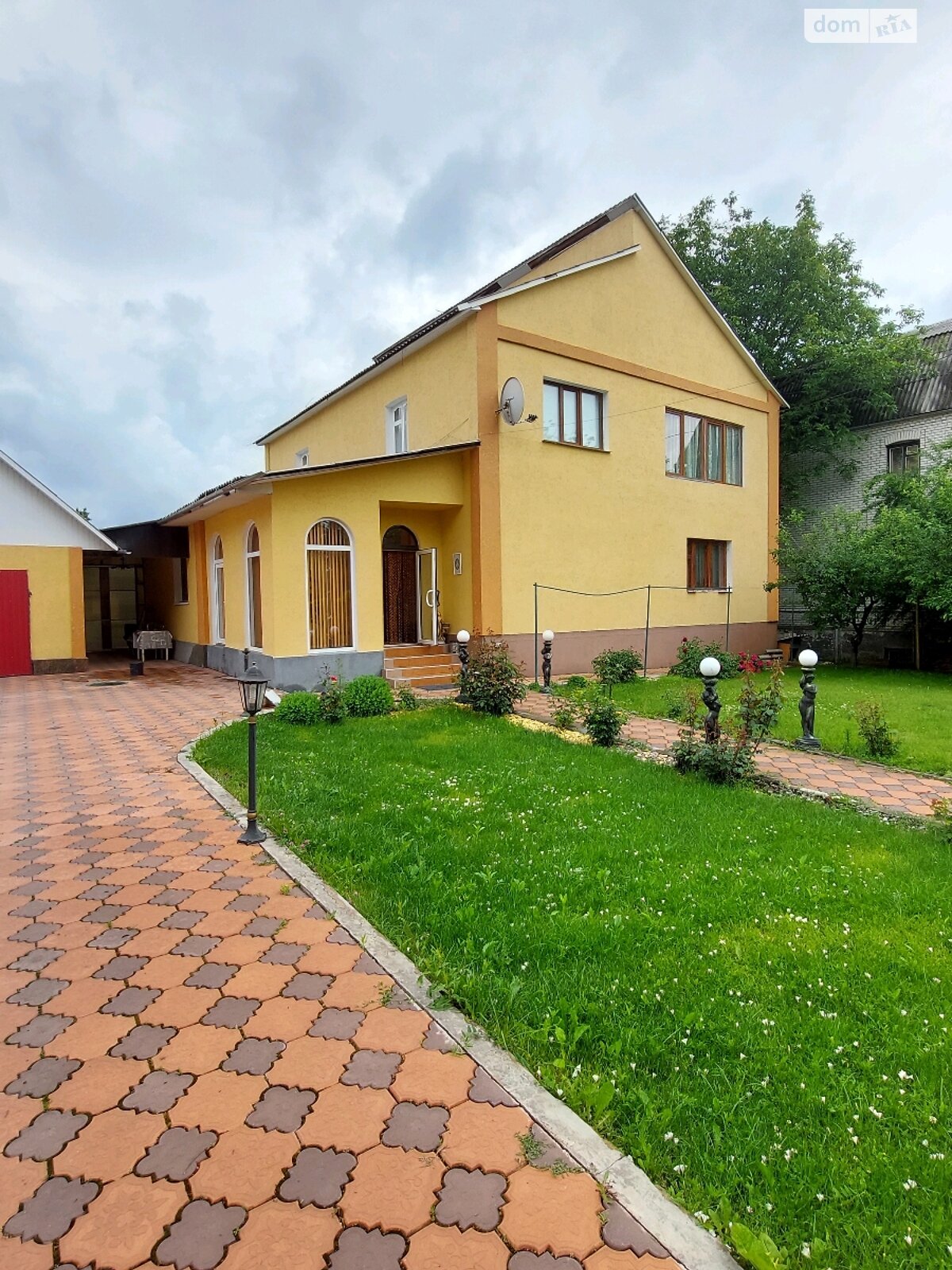 двухэтажный дом с верандой, 233.3 кв. м, кирпич. Продажа в Виннице район Старый город фото 1 двухэтажный дом с верандой, 233.3 кв. м, кирпич. Продажа в Виннице район Старый город фото 1