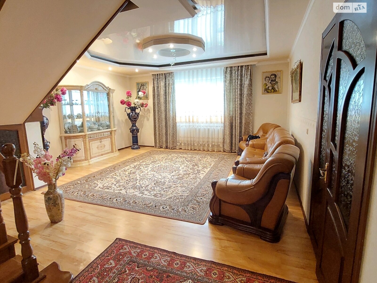 двухэтажный дом с верандой, 233.3 кв. м, кирпич. Продажа в Виннице район Старый город фото 1 двухэтажный дом с верандой, 233.3 кв. м, кирпич. Продажа в Виннице район Старый город фото 1