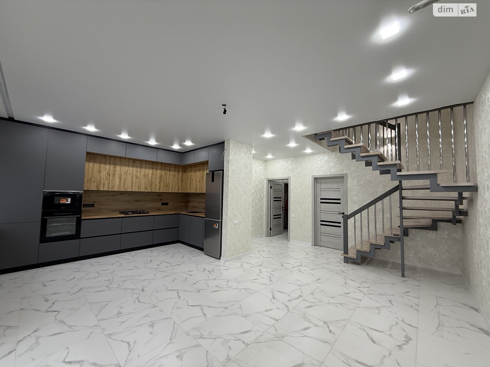 двухэтажный дом с отоплением, 120 кв. м, кирпич. Продажа в Виннице район Старый город фото 1