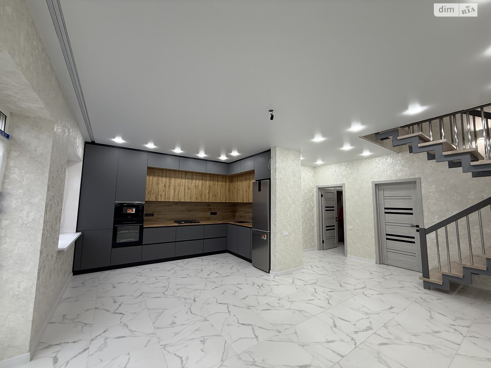 двухэтажный дом с отоплением, 120 кв. м, кирпич. Продажа в Виннице район Старый город фото 1