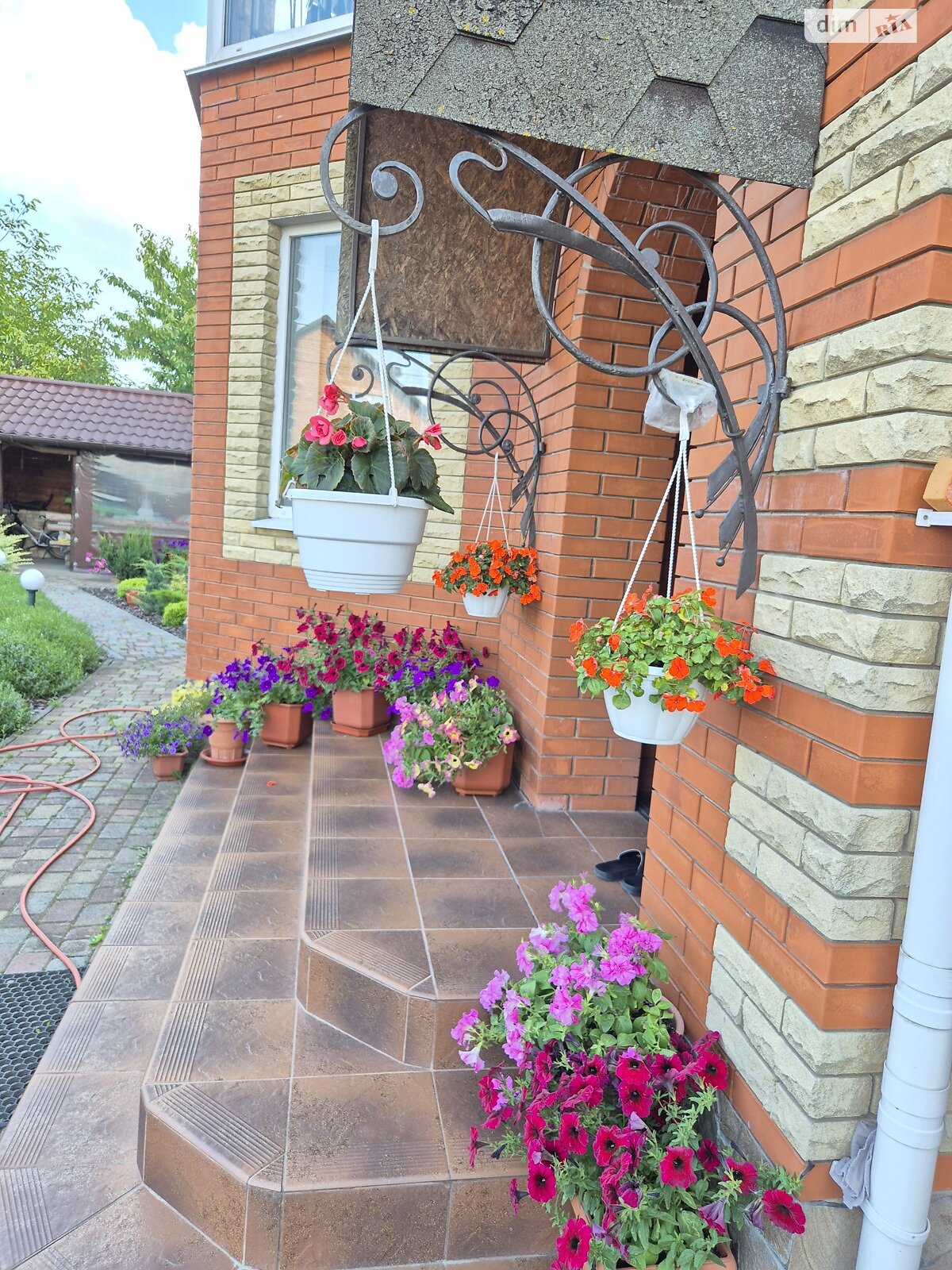 двоповерховий будинок з гаражем, 196.7 кв. м, цегла. Продаж у Луці-Мелешківській фото 1 двоповерховий будинок з гаражем, 196.7 кв. м, цегла. Продаж у Луці-Мелешківській фото 1