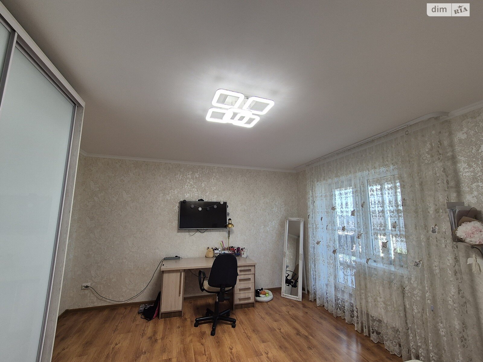 двоповерховий будинок з гаражем, 196.7 кв. м, цегла. Продаж у Луці-Мелешківській фото 1 двоповерховий будинок з гаражем, 196.7 кв. м, цегла. Продаж у Луці-Мелешківській фото 1