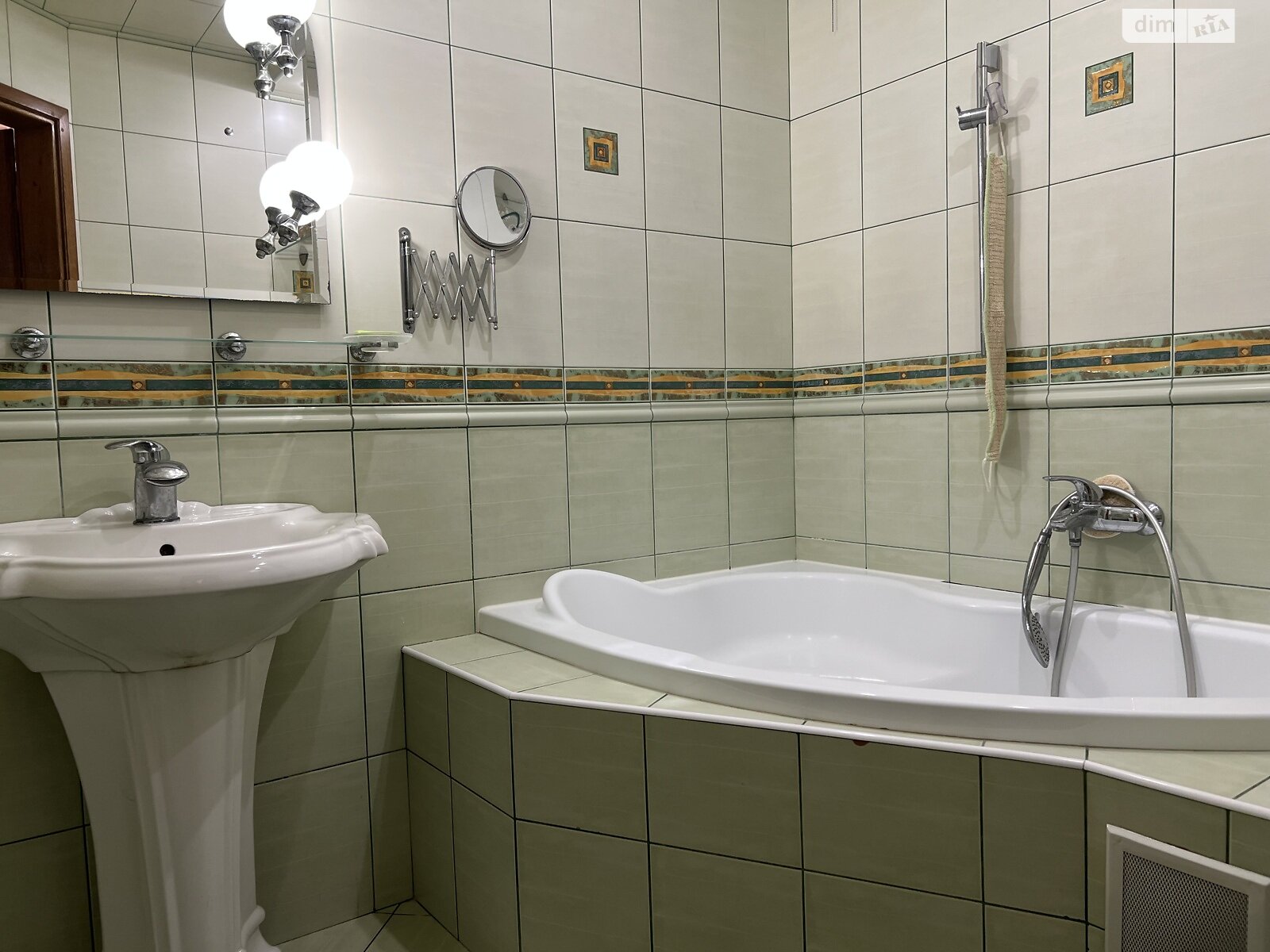 двоповерховий будинок бесідка, 187.4 кв. м, цегла. Продаж в Вінниці, район Старе місто фото 1 двоповерховий будинок бесідка, 187.4 кв. м, цегла. Продаж в Вінниці, район Старе місто фото 1
