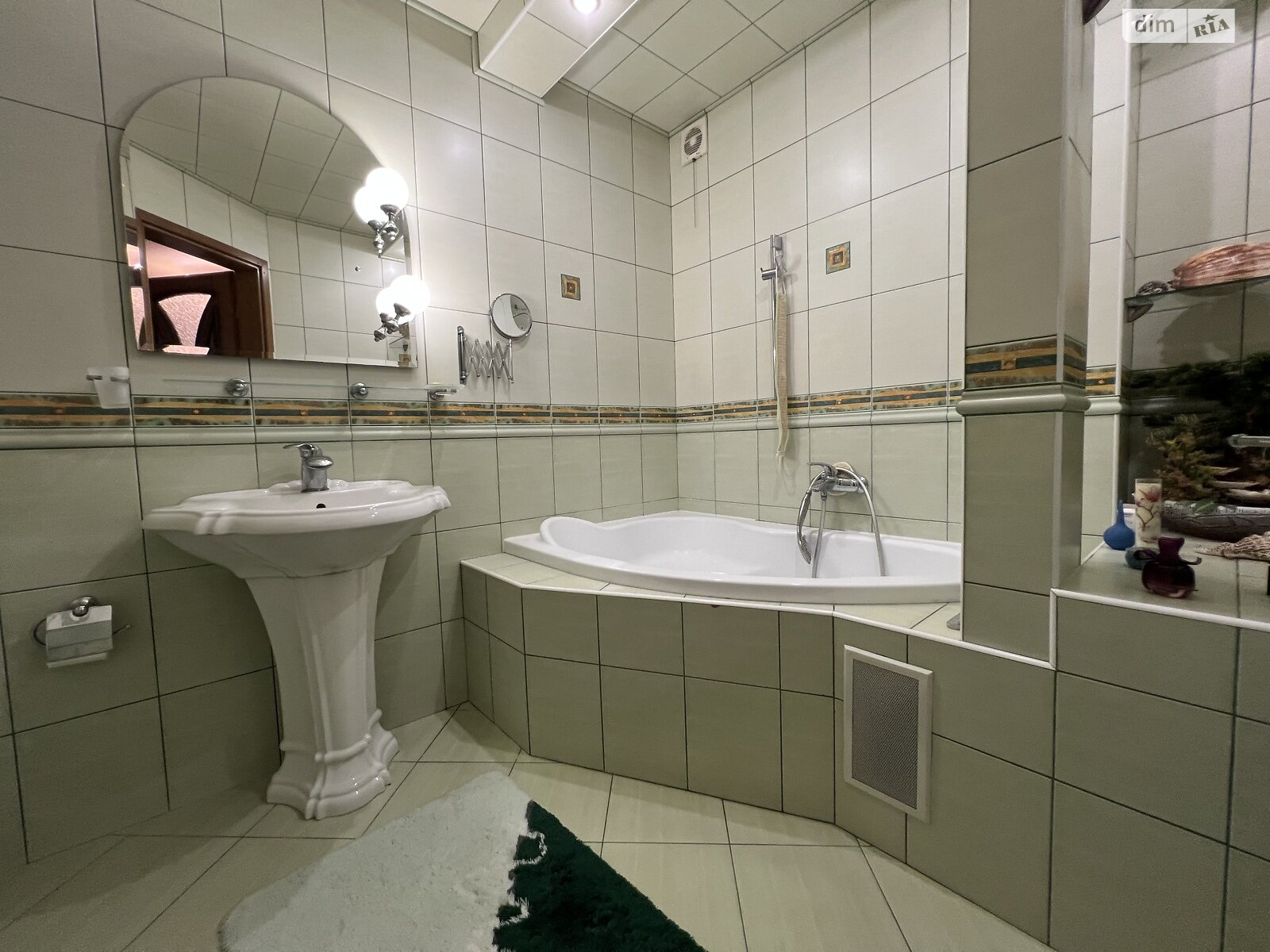 двоповерховий будинок бесідка, 187.4 кв. м, цегла. Продаж в Вінниці, район Старе місто фото 1 двоповерховий будинок бесідка, 187.4 кв. м, цегла. Продаж в Вінниці, район Старе місто фото 1