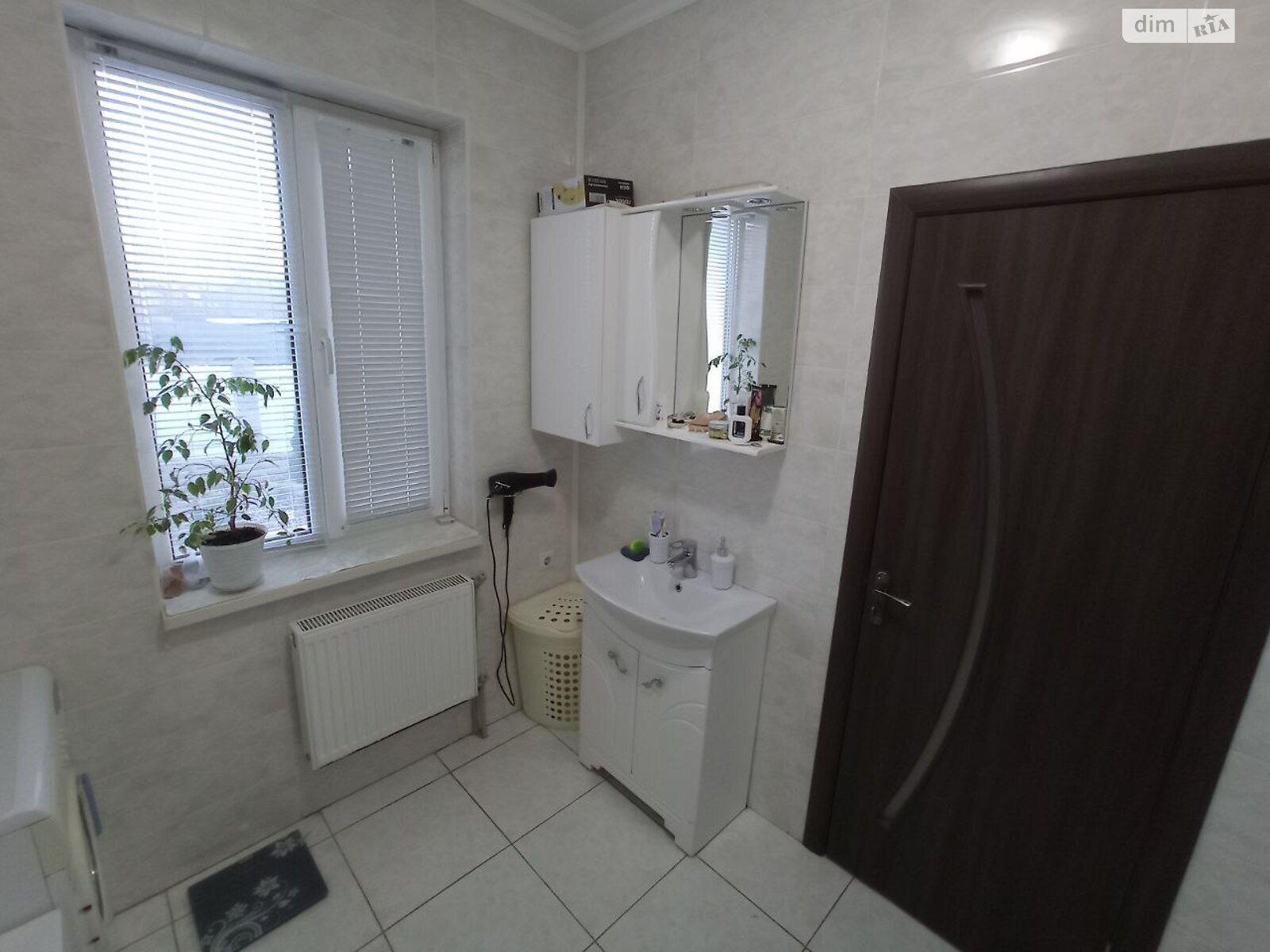 двухэтажный дом с гаражом, 212.9 кв. м, кирпич. Продажа в Виннице район Старый город фото 1 двухэтажный дом с гаражом, 212.9 кв. м, кирпич. Продажа в Виннице район Старый город фото 1