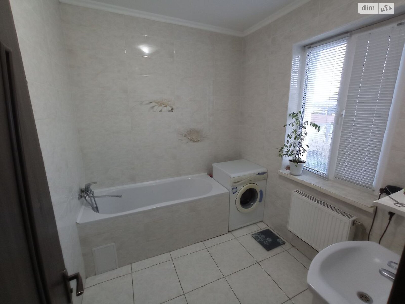 двухэтажный дом с гаражом, 212.9 кв. м, кирпич. Продажа в Виннице район Старый город фото 1 двухэтажный дом с гаражом, 212.9 кв. м, кирпич. Продажа в Виннице район Старый город фото 1