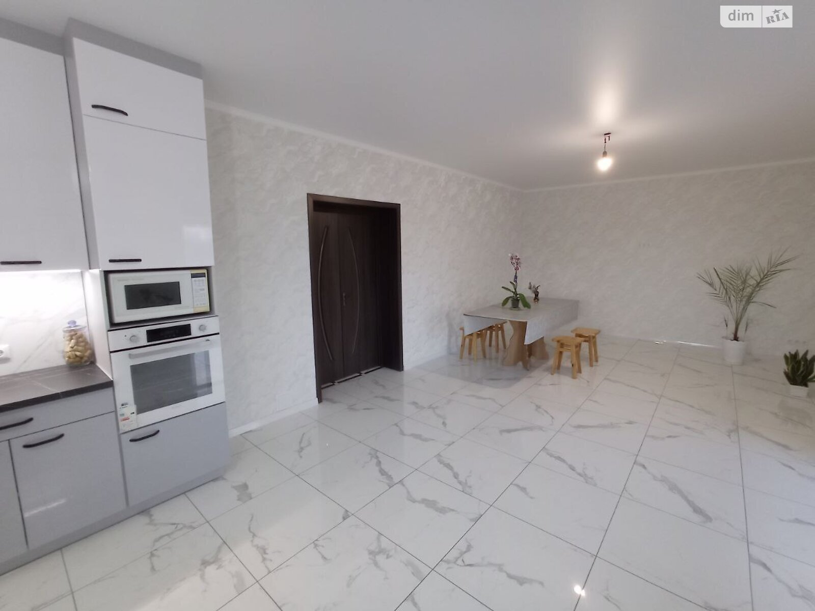двухэтажный дом с гаражом, 212.9 кв. м, кирпич. Продажа в Виннице район Старый город фото 1 двухэтажный дом с гаражом, 212.9 кв. м, кирпич. Продажа в Виннице район Старый город фото 1