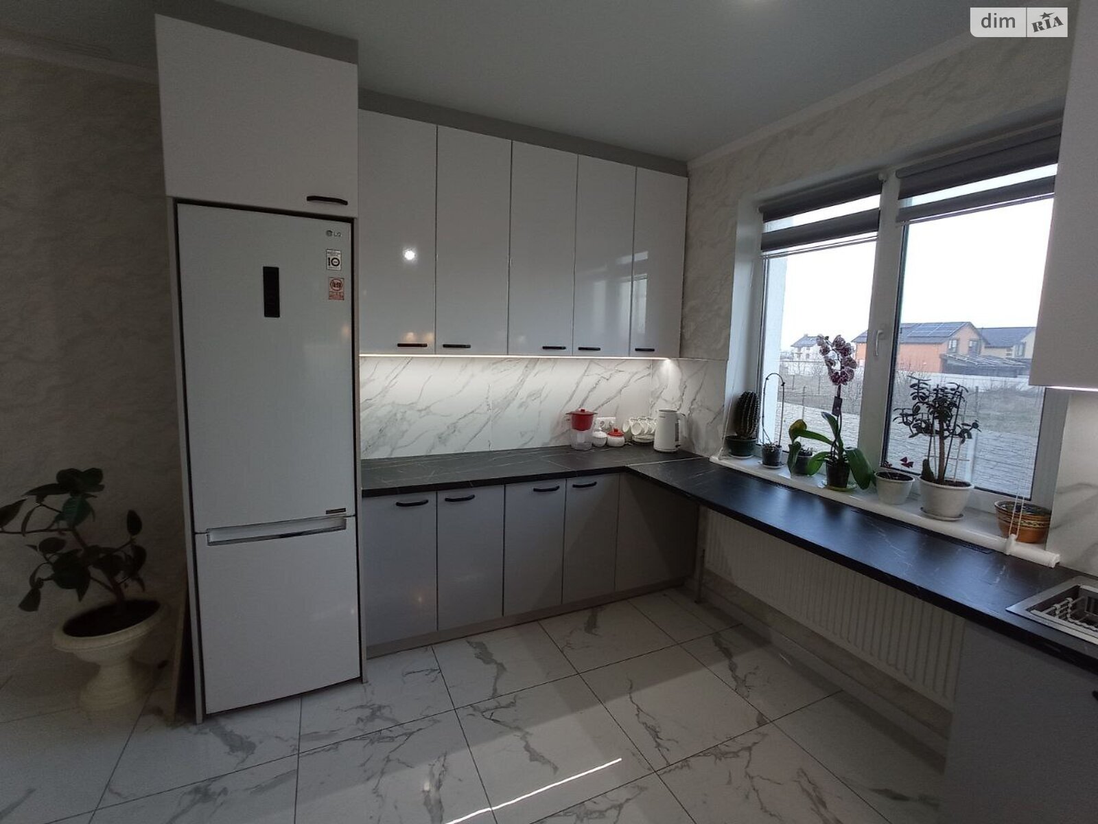 двухэтажный дом с гаражом, 212.9 кв. м, кирпич. Продажа в Виннице район Старый город фото 1 двухэтажный дом с гаражом, 212.9 кв. м, кирпич. Продажа в Виннице район Старый город фото 1