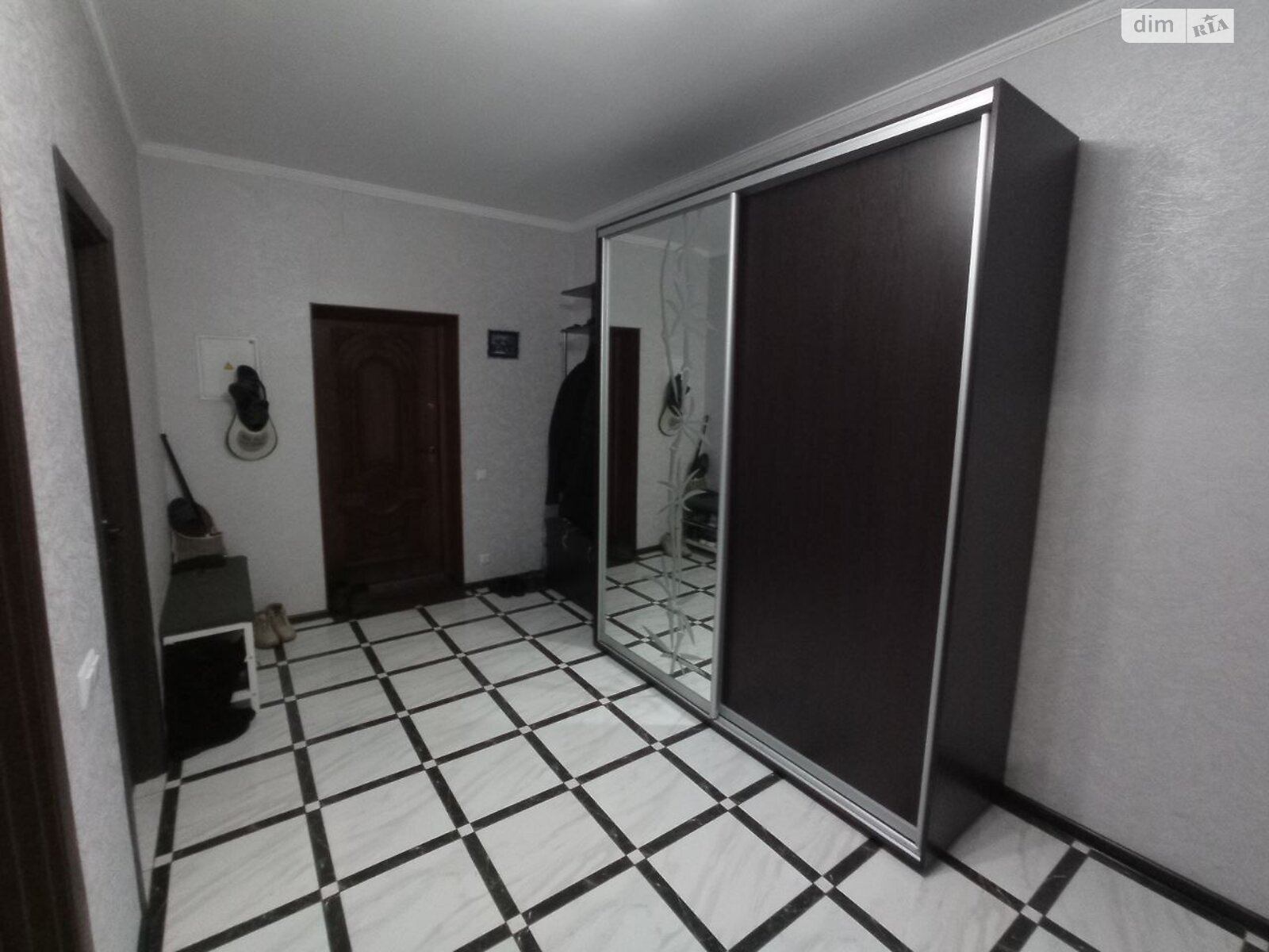 двухэтажный дом с гаражом, 212.9 кв. м, кирпич. Продажа в Виннице район Старый город фото 1 двухэтажный дом с гаражом, 212.9 кв. м, кирпич. Продажа в Виннице район Старый город фото 1