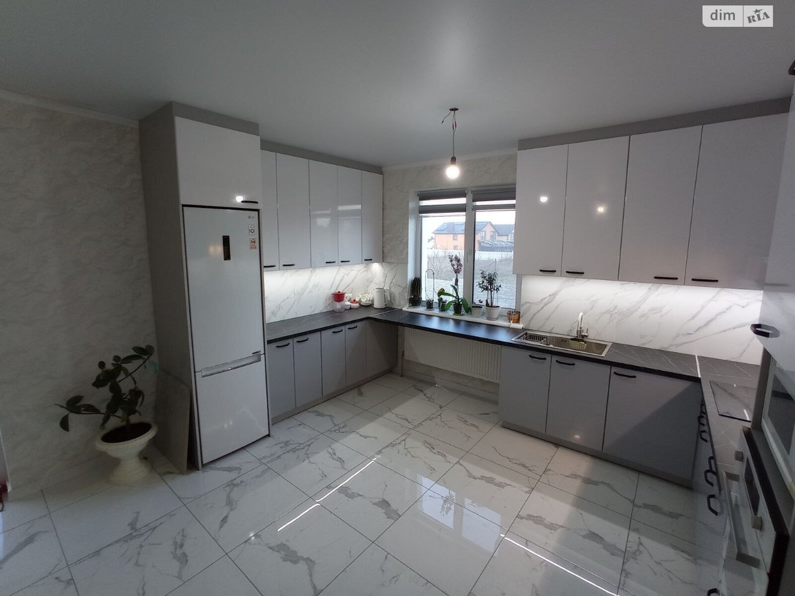 двухэтажный дом с гаражом, 212.9 кв. м, кирпич. Продажа в Виннице район Старый город фото 1 двухэтажный дом с гаражом, 212.9 кв. м, кирпич. Продажа в Виннице район Старый город фото 1
