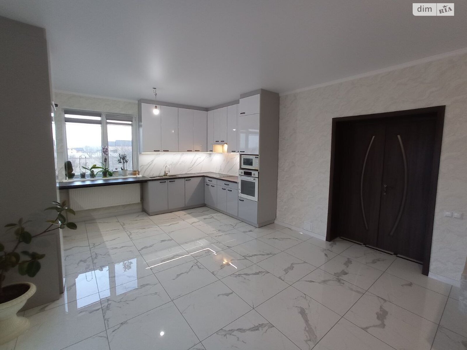 двухэтажный дом с гаражом, 212.9 кв. м, кирпич. Продажа в Виннице район Старый город фото 1 двухэтажный дом с гаражом, 212.9 кв. м, кирпич. Продажа в Виннице район Старый город фото 1