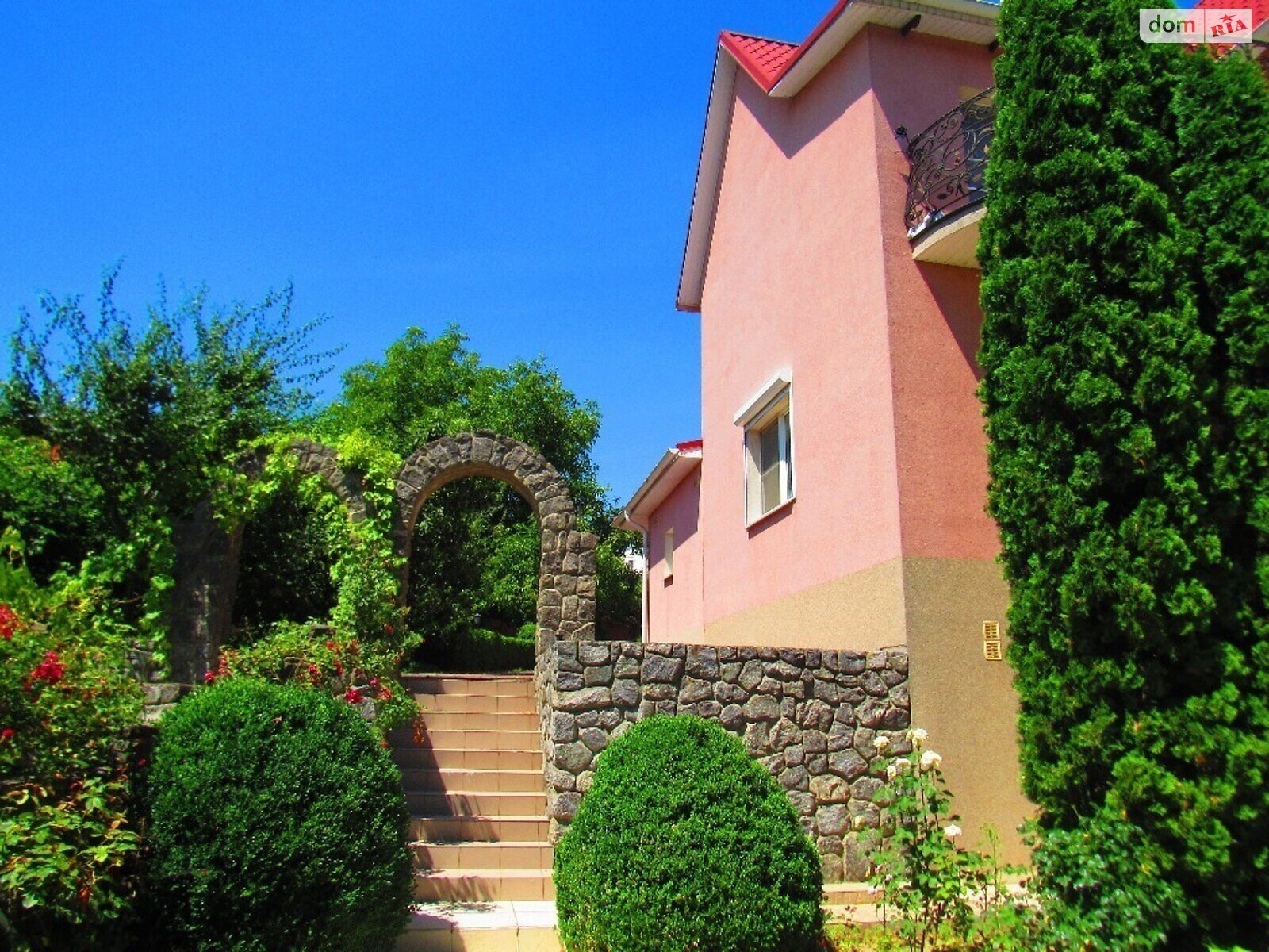 триповерховий будинок з опаленням, 387.3 кв. м, цегла. Продаж в Вінниці, район Центр фото 1 триповерховий будинок з опаленням, 387.3 кв. м, цегла. Продаж в Вінниці, район Центр фото 1