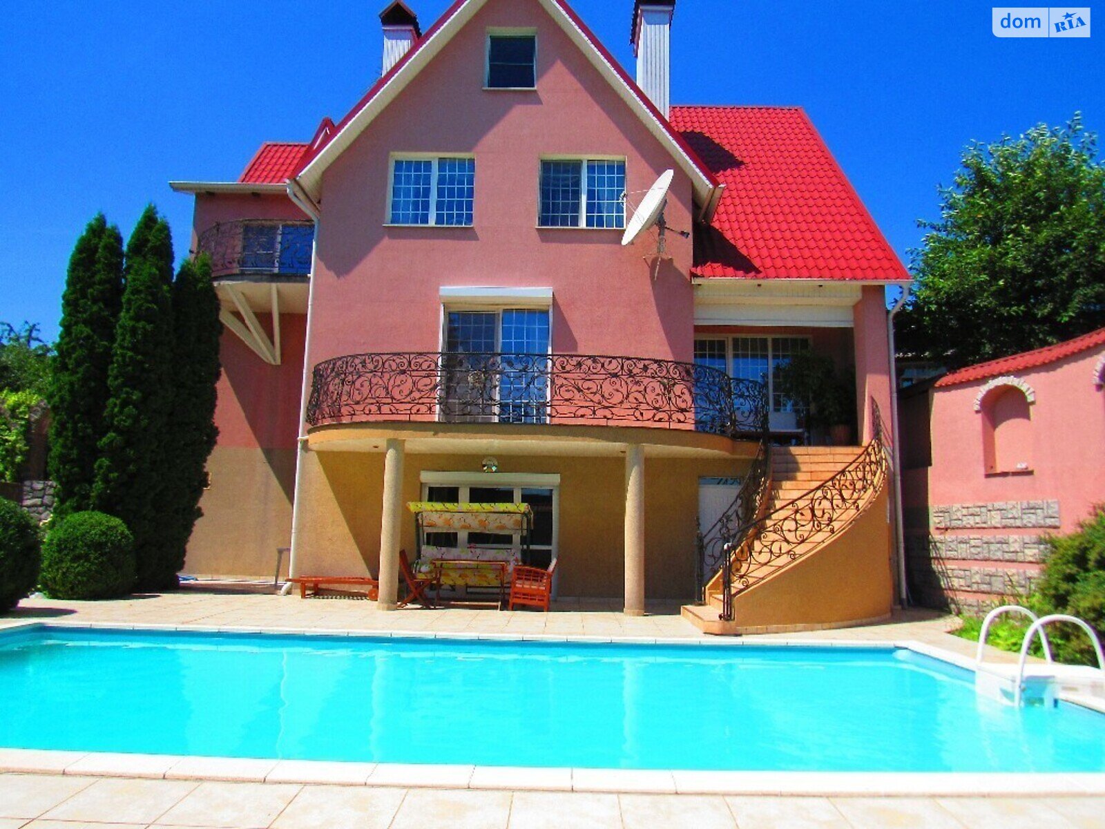 триповерховий будинок з опаленням, 387.3 кв. м, цегла. Продаж в Вінниці, район Центр фото 1 триповерховий будинок з опаленням, 387.3 кв. м, цегла. Продаж в Вінниці, район Центр фото 1