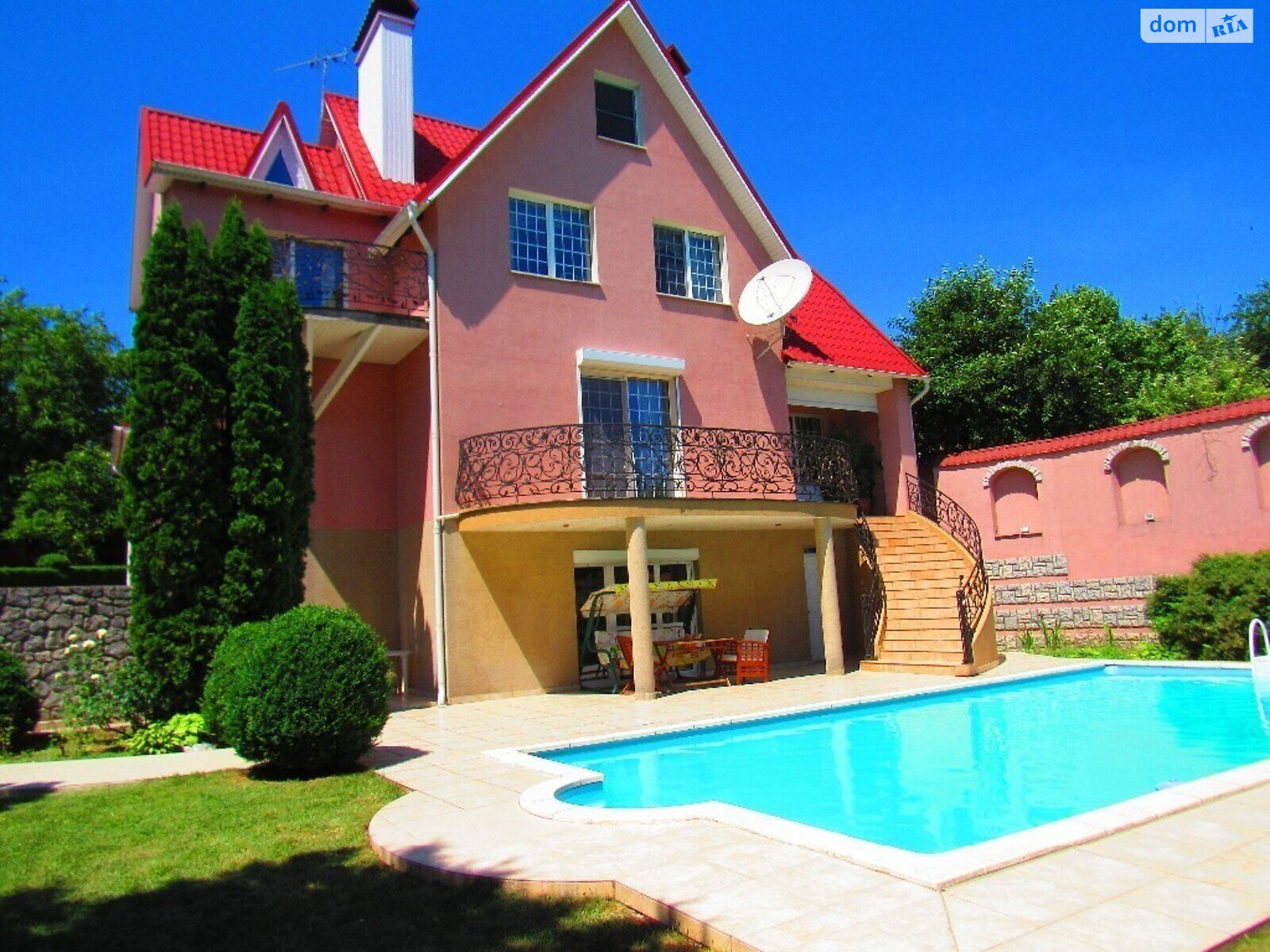 триповерховий будинок з опаленням, 387.3 кв. м, цегла. Продаж в Вінниці, район Центр фото 1 триповерховий будинок з опаленням, 387.3 кв. м, цегла. Продаж в Вінниці, район Центр фото 1