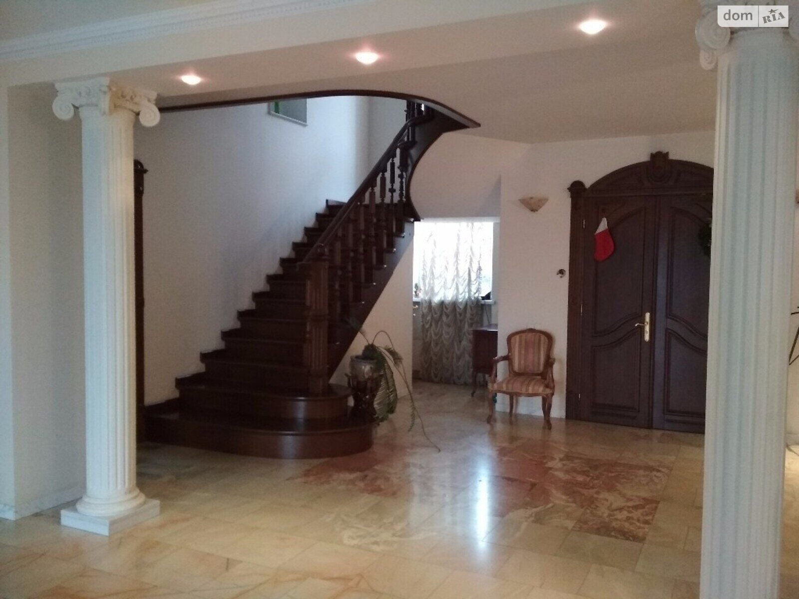 триповерховий будинок з опаленням, 387.3 кв. м, цегла. Продаж в Вінниці, район Центр фото 1 триповерховий будинок з опаленням, 387.3 кв. м, цегла. Продаж в Вінниці, район Центр фото 1