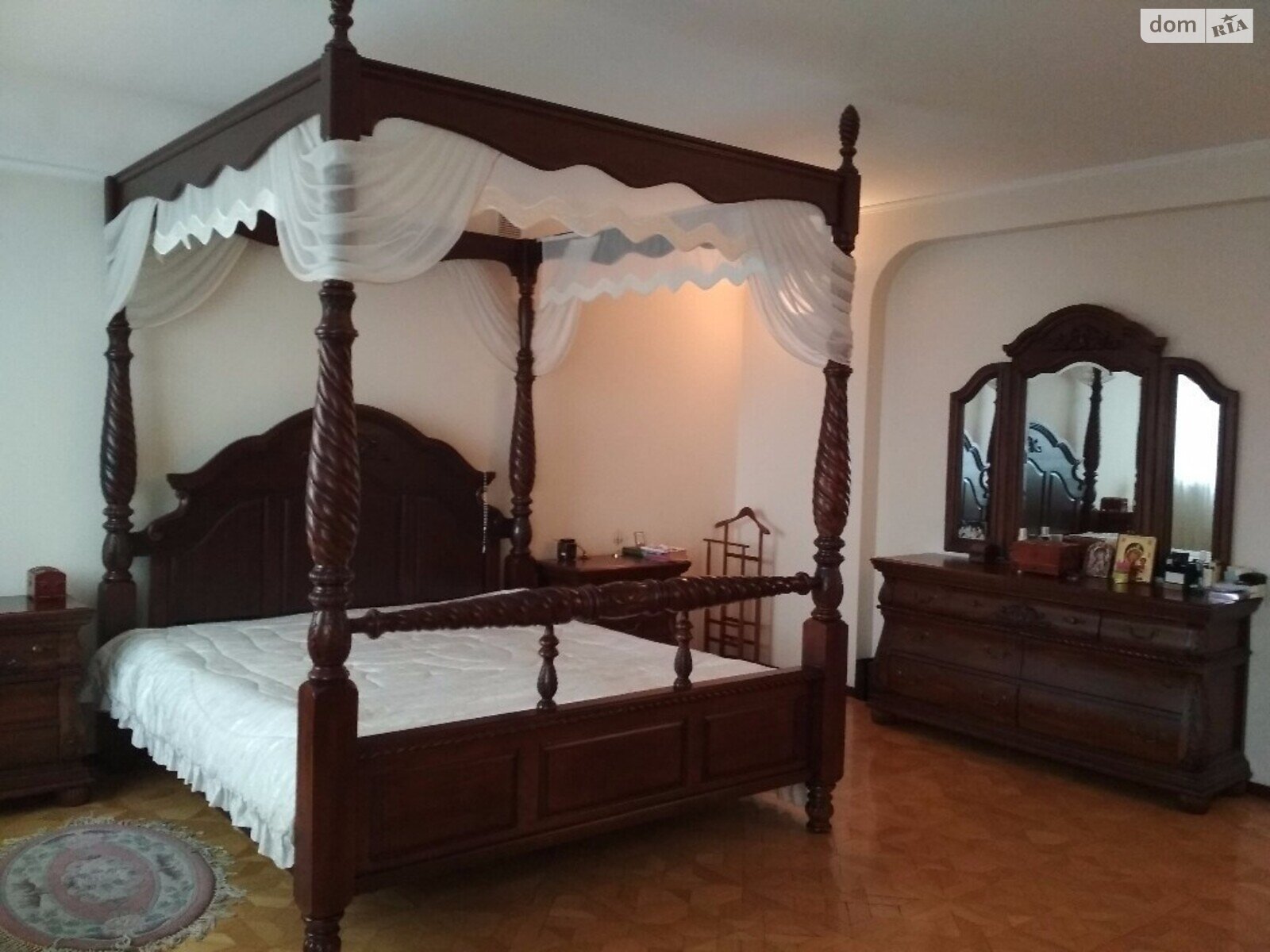 триповерховий будинок з опаленням, 387.3 кв. м, цегла. Продаж в Вінниці, район Центр фото 1 триповерховий будинок з опаленням, 387.3 кв. м, цегла. Продаж в Вінниці, район Центр фото 1